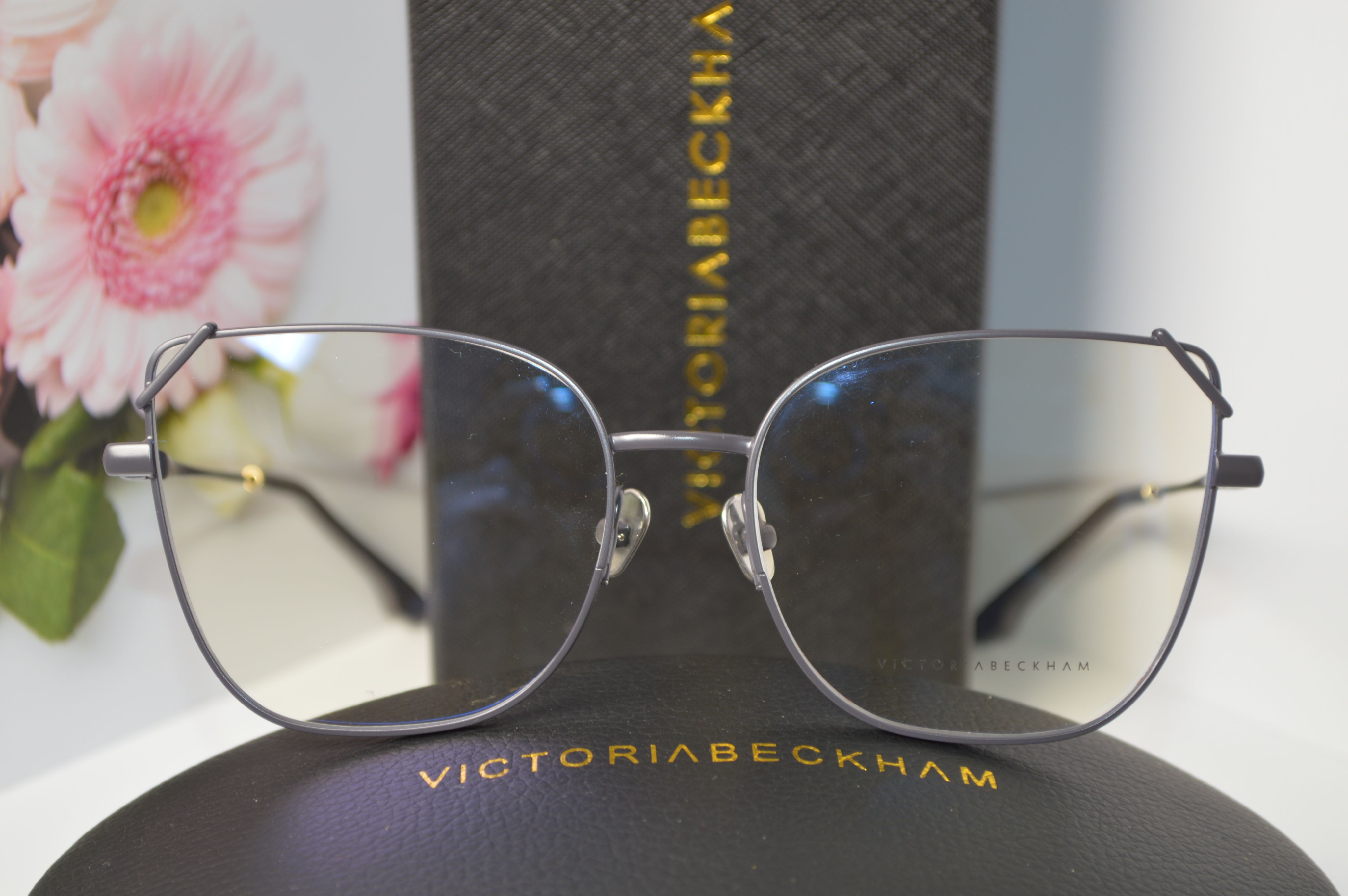 Женская оправа от Victoria Beckham. Модель VB2131. Стиль этого лета для неё!