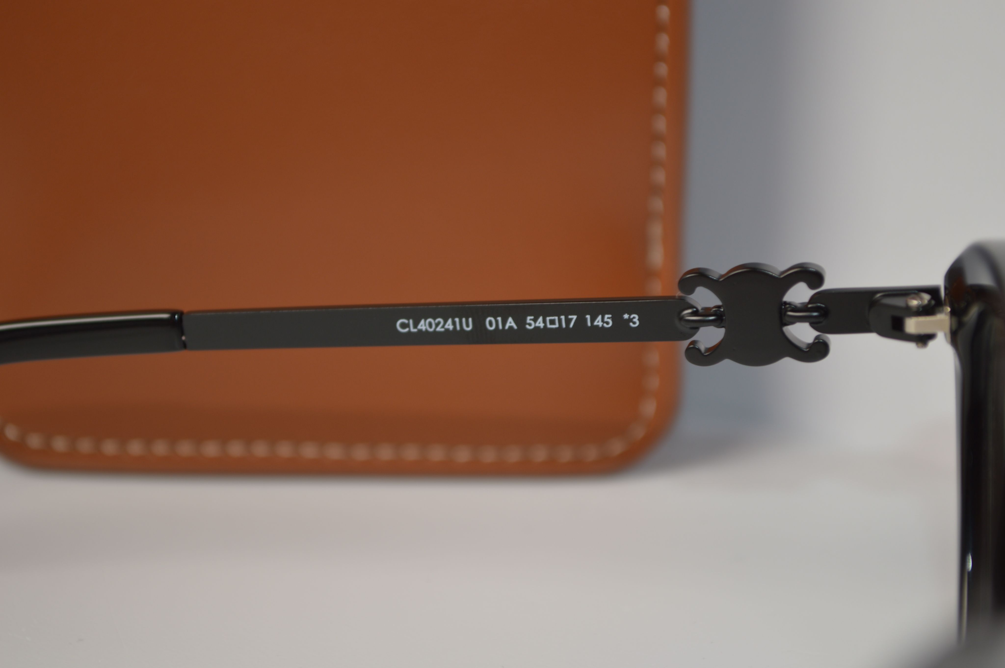 Женская оправа от Celine. Модель CL40241U. Стиль только для нее!