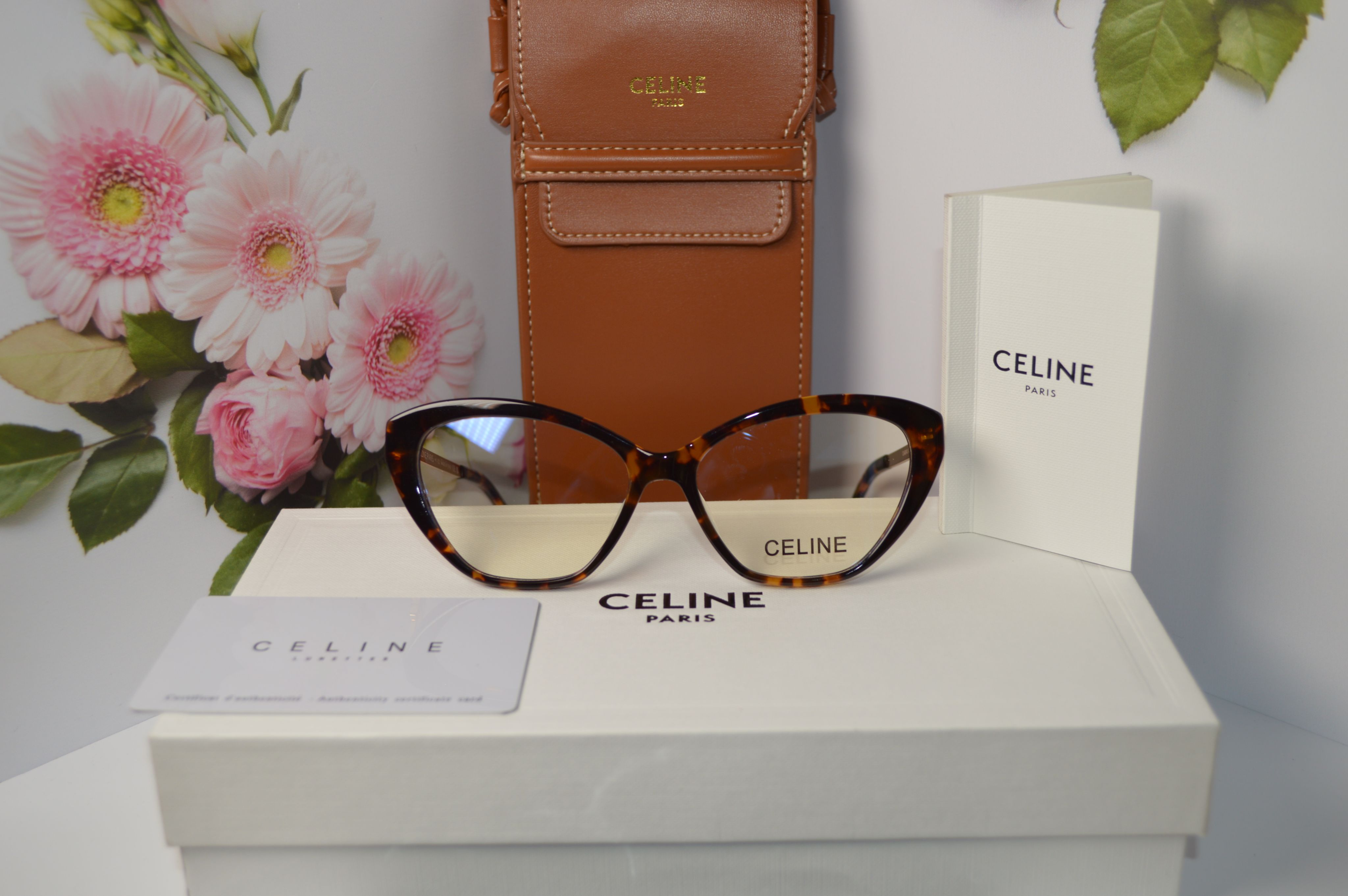 Женская оправа от Celine. Модель CL40241U. Стиль только для нее!