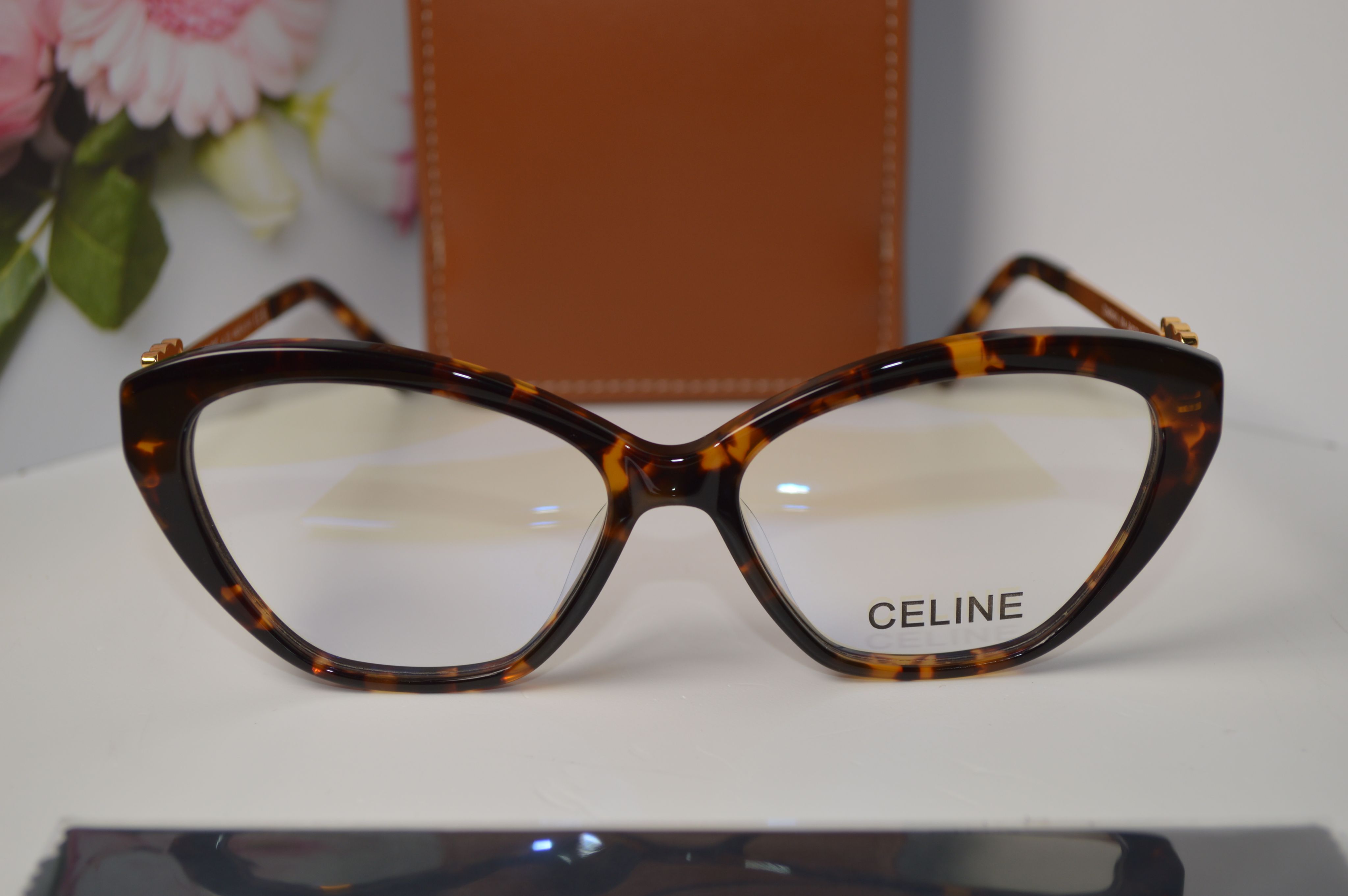 Женская оправа от Celine. Модель CL40241U. Стиль только для нее!