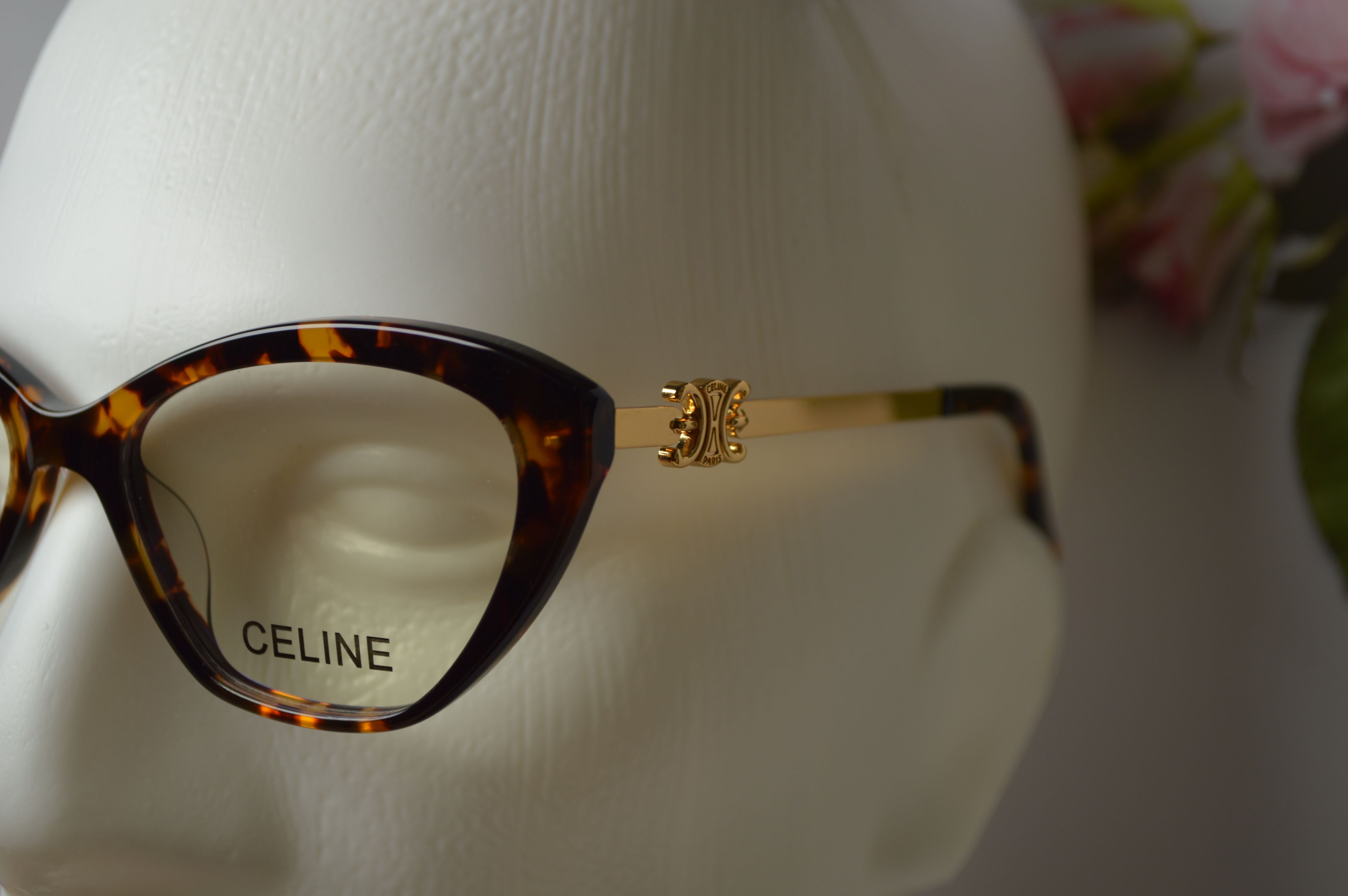 Женская оправа от Celine. Модель CL40241U. Стиль только для нее!