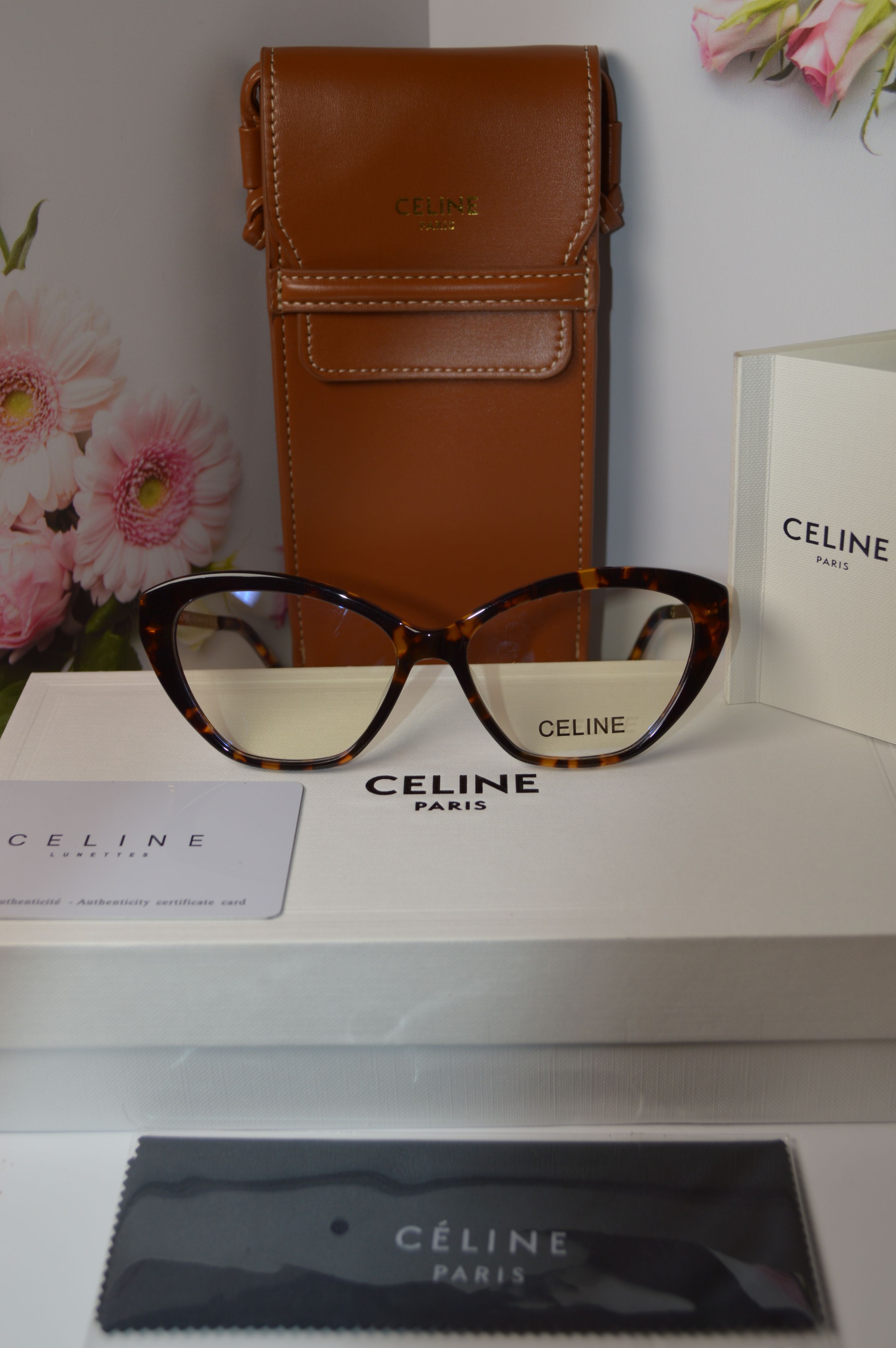 Женская оправа от Celine. Модель CL40241U. Стиль только для нее!