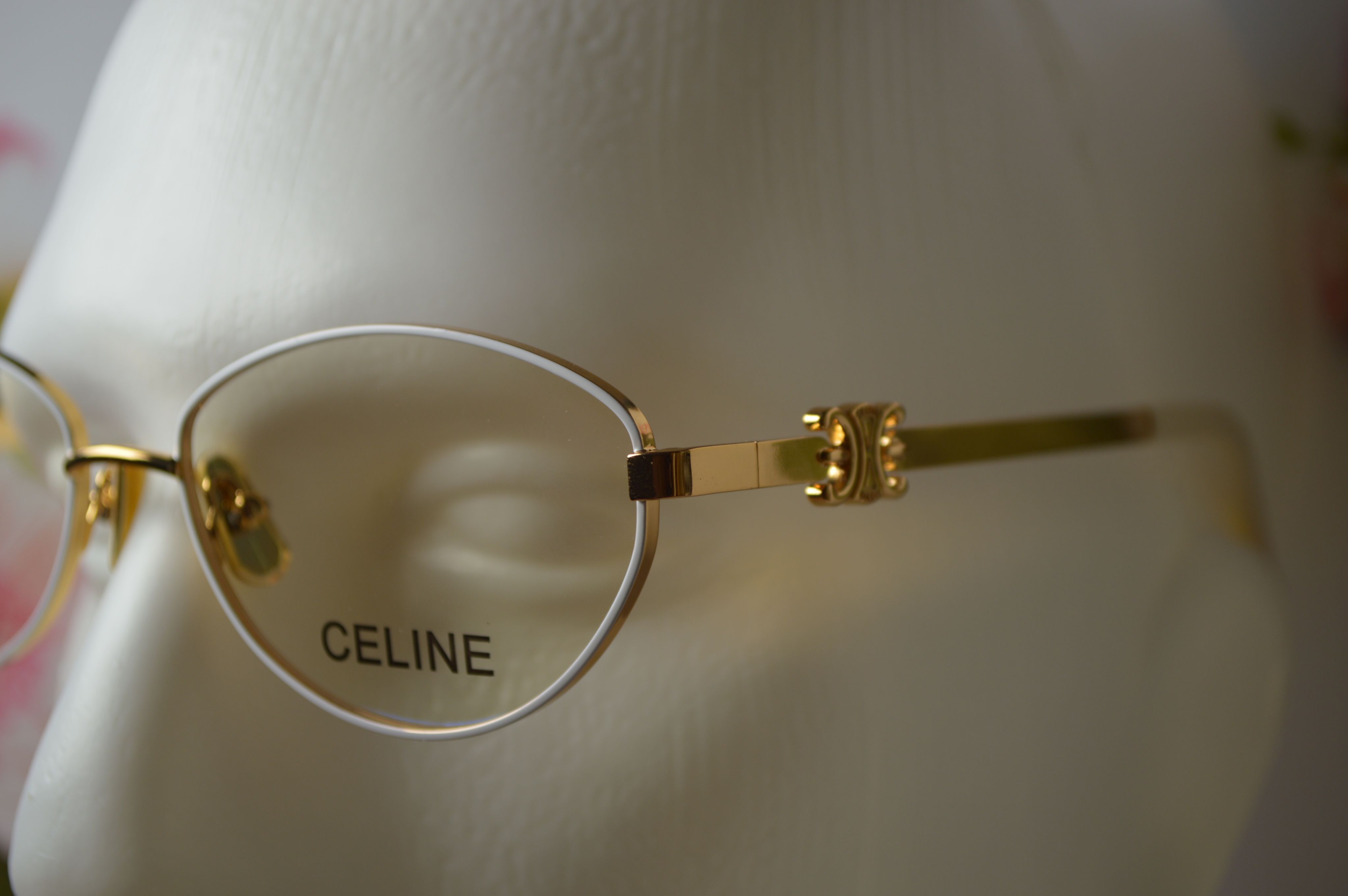 Женская оправа от Celine. Модель CL40246U. Стиль только для нее!