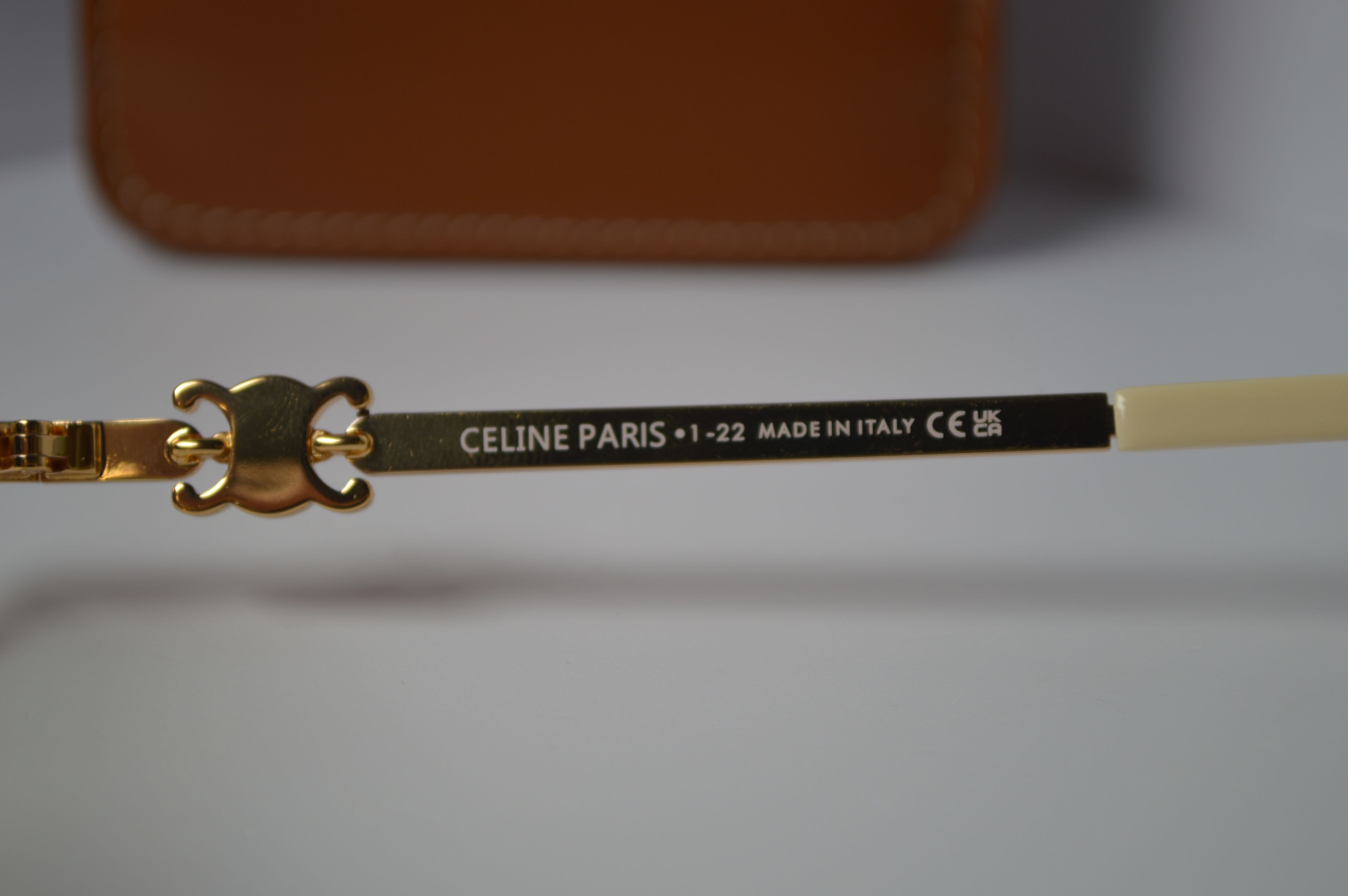 Женская оправа от Celine. Модель CL40246U. Стиль только для нее!
