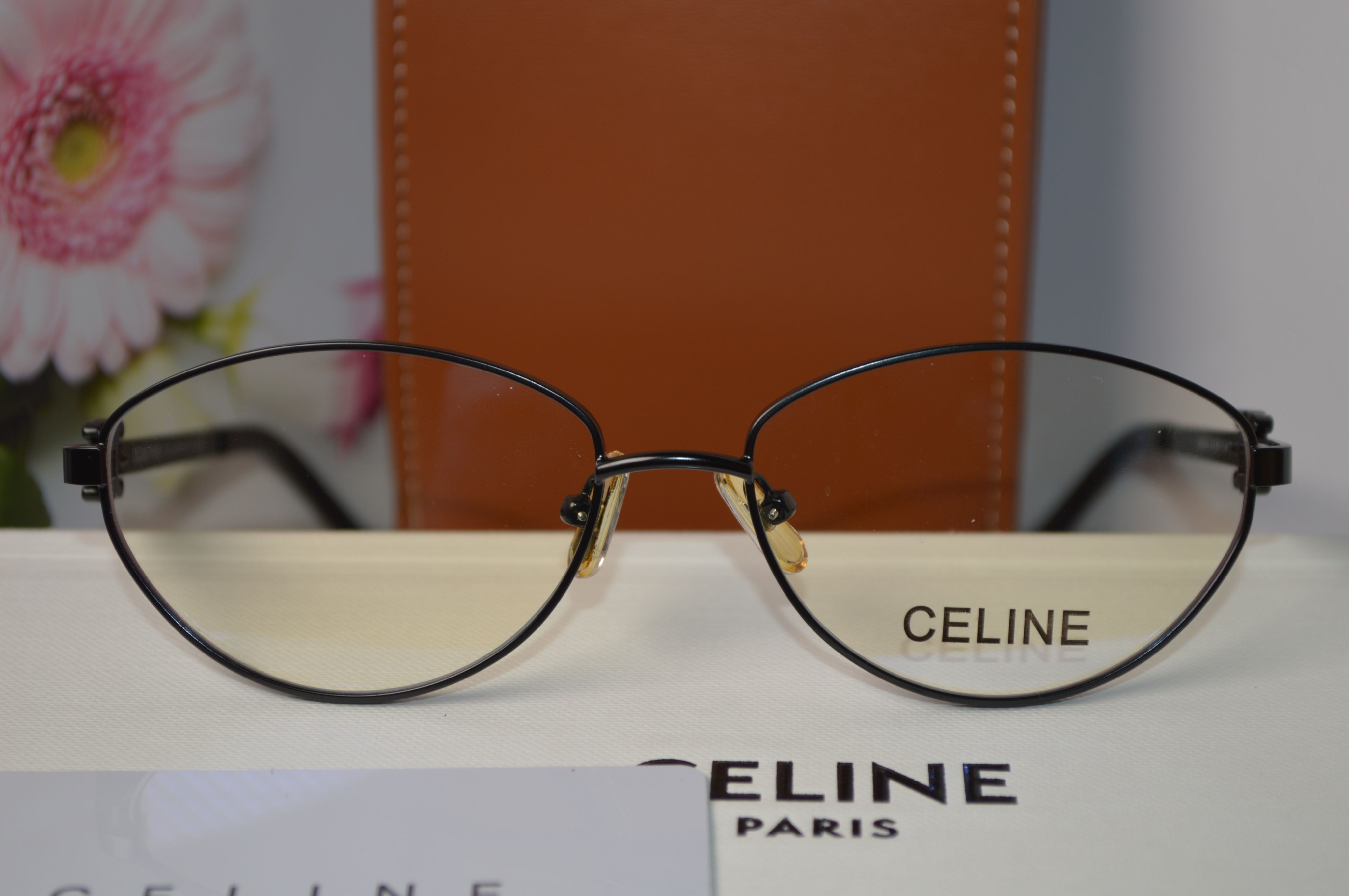 Женская оправа от Celine. Модель CL40246U. Стиль только для нее!