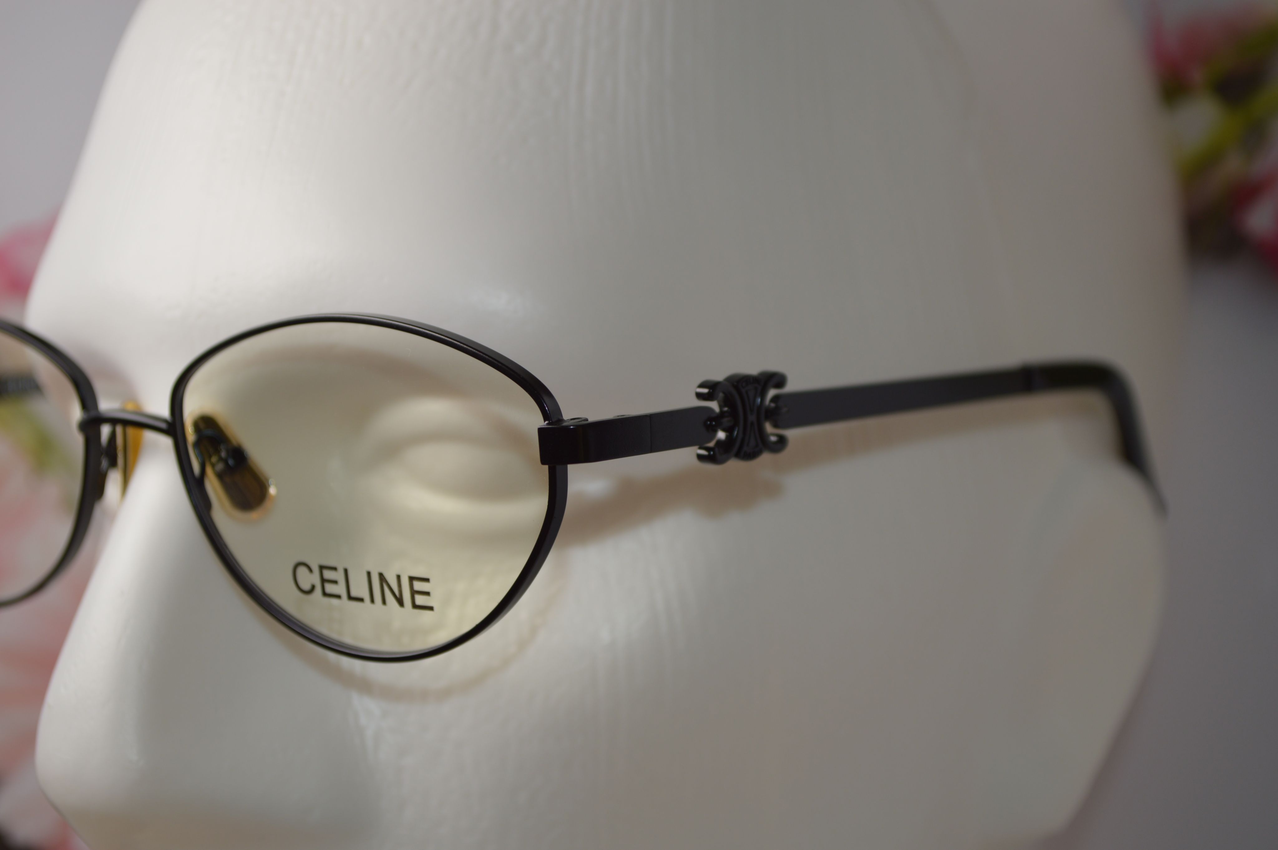 Женская оправа от Celine. Модель CL40246U. Стиль только для нее!