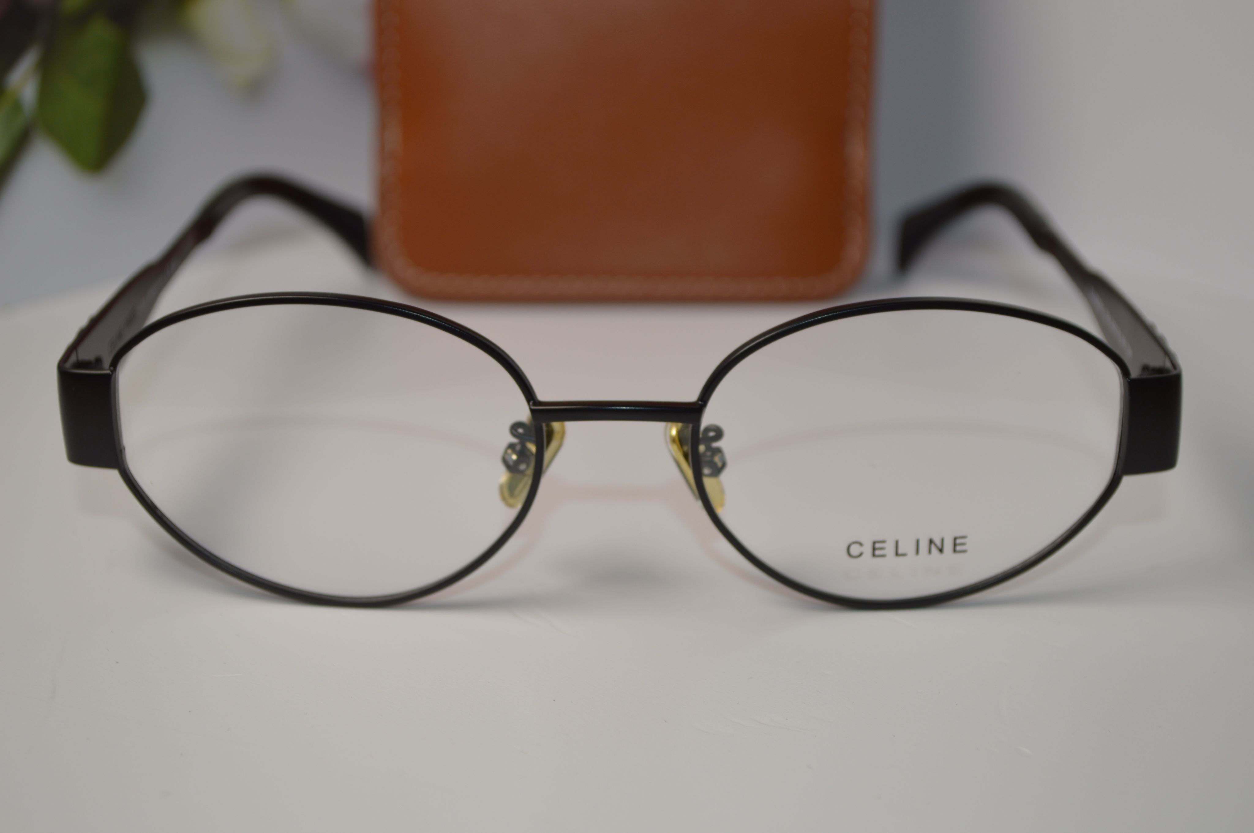 Женская оправа от Celine. Модель CL40235U. Стиль овалы, только для нее!