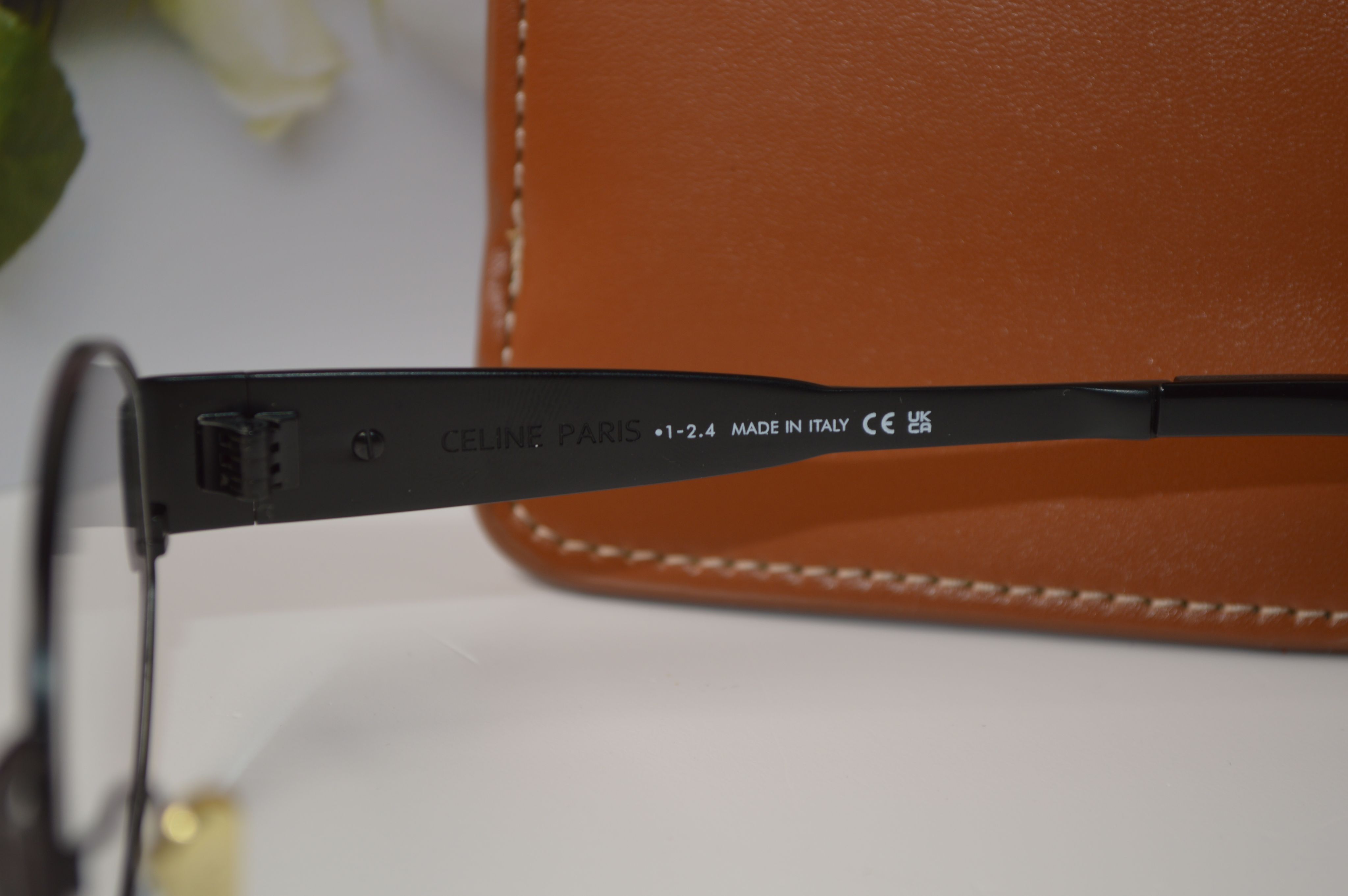 Женская оправа от Celine. Модель CL40235U. Стиль овалы, только для нее!