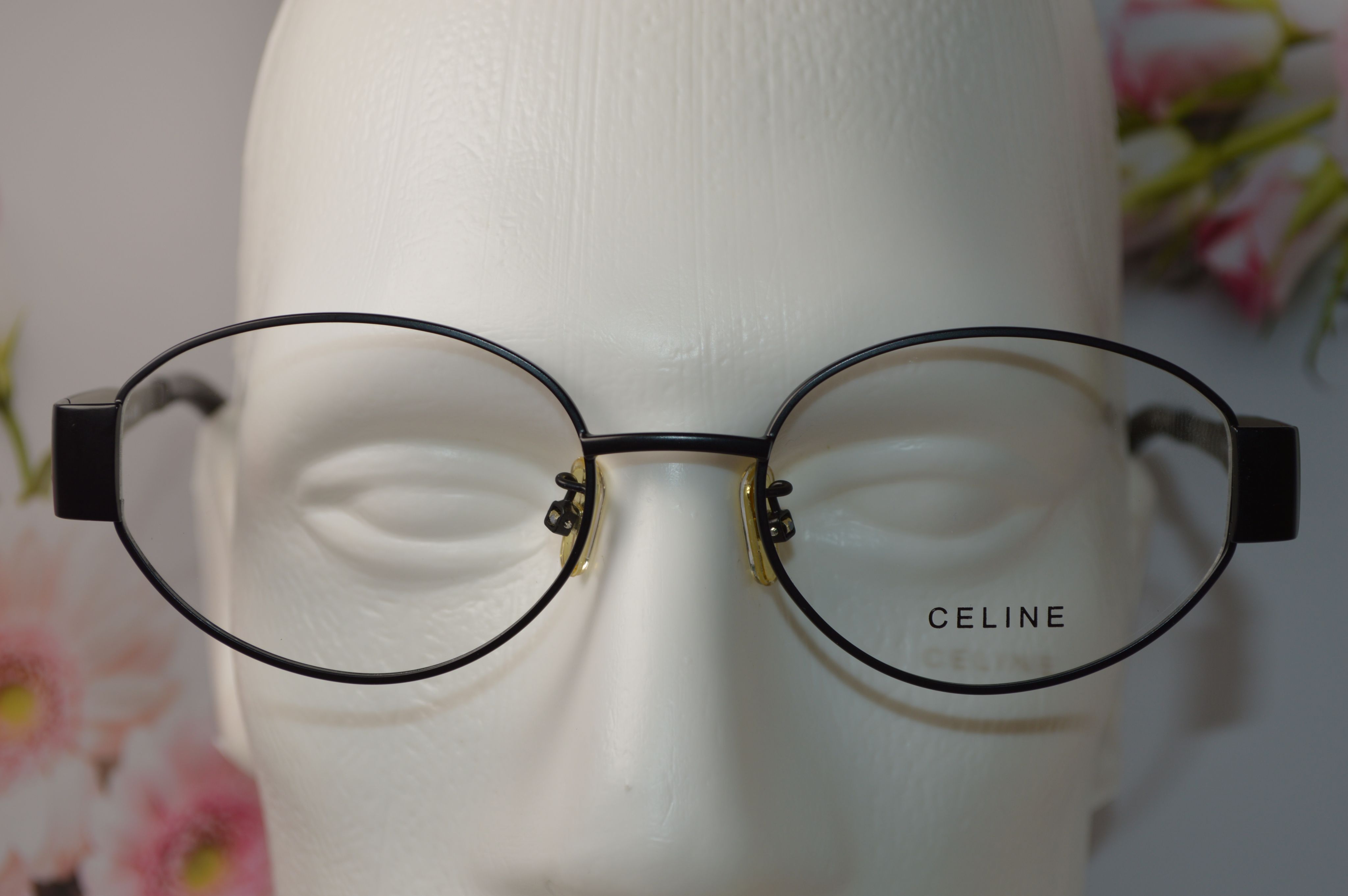 Женская оправа от Celine. Модель CL40235U. Стиль овалы, только для нее!