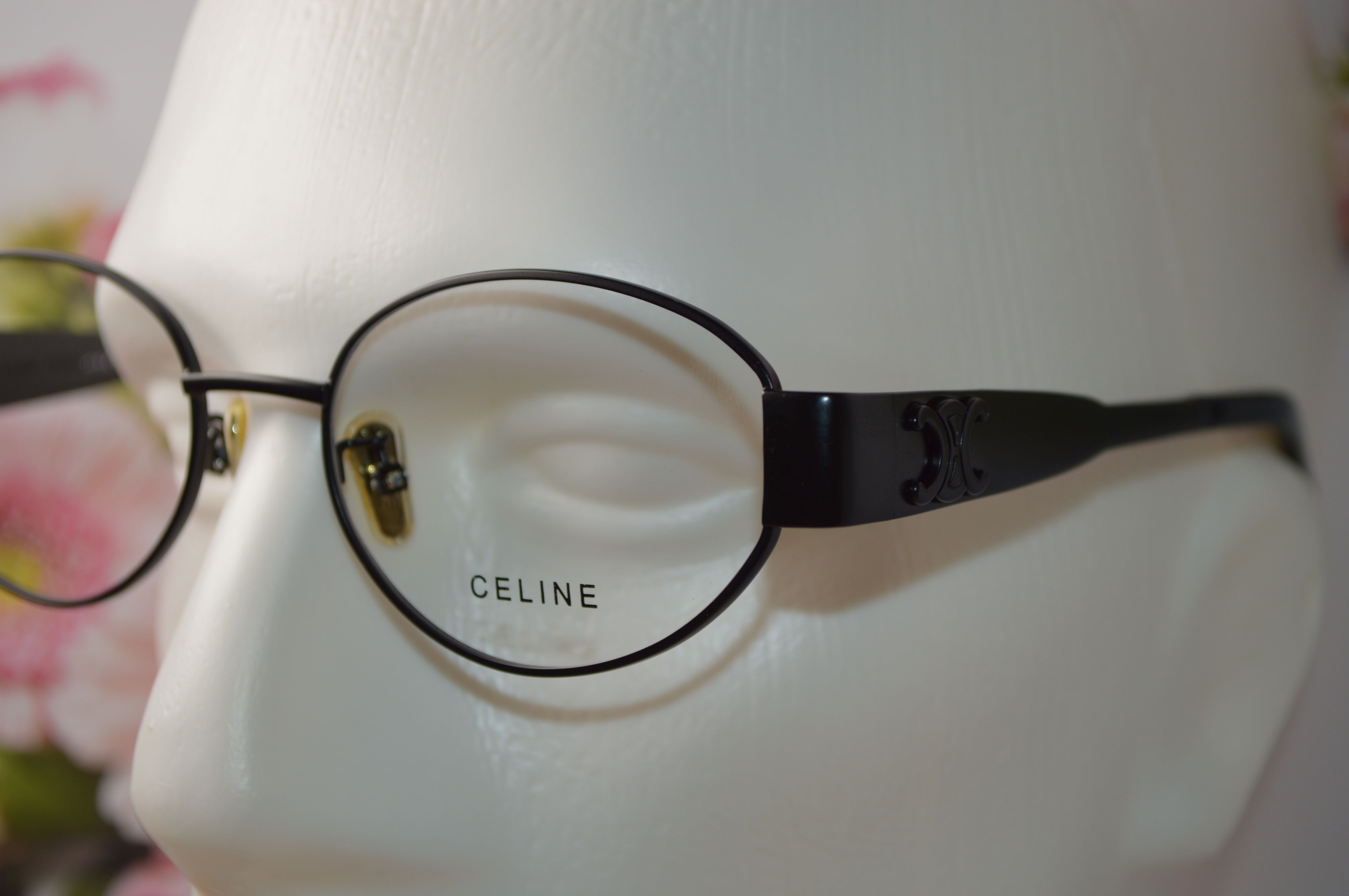 Женская оправа от Celine. Модель CL40235U. Стиль овалы, только для нее!