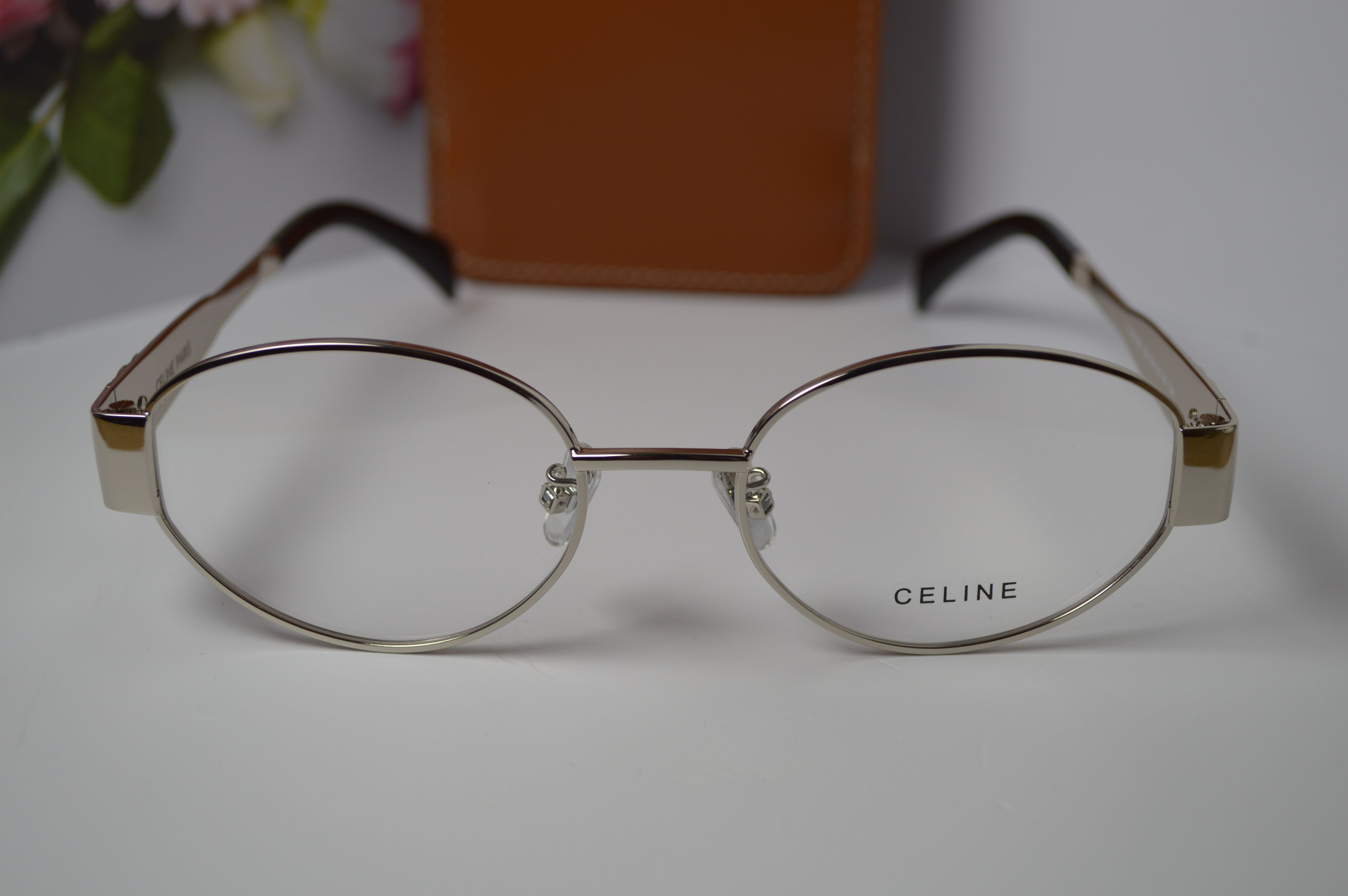 Женская оправа от Celine. Модель CL40235U. Стиль овалы, только для нее!