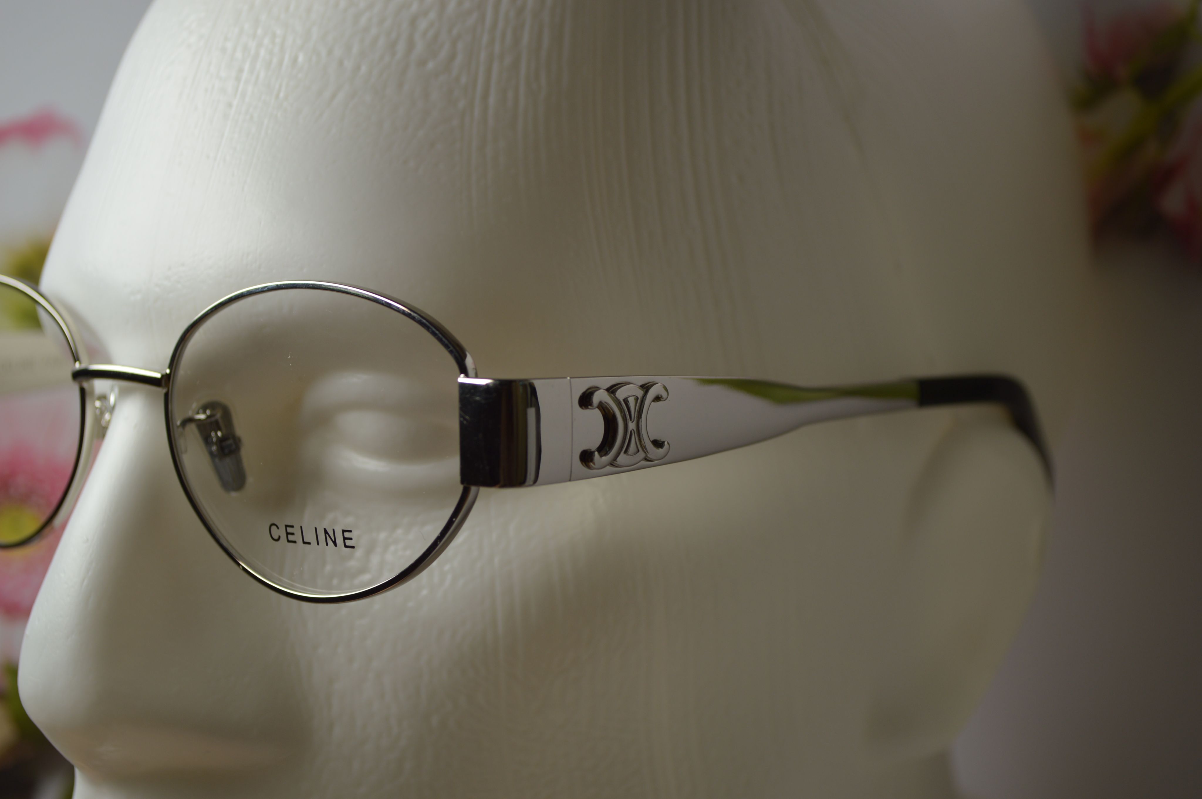 Женская оправа от Celine. Модель CL40235U. Стиль овалы, только для нее!