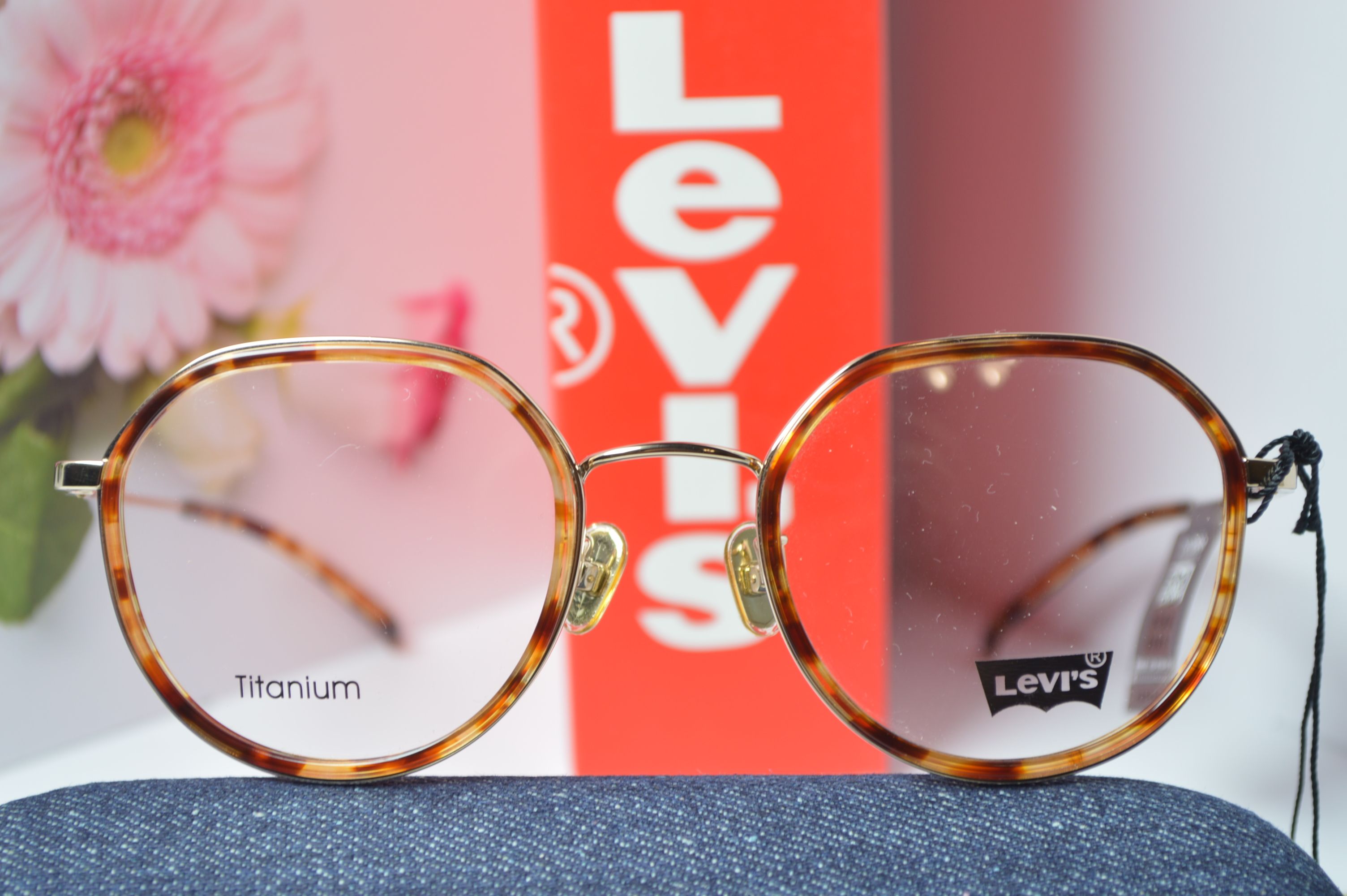 Оправа стильная, унисекс, Levi's модель LS 94033. Оправа для него и для нее. Титан