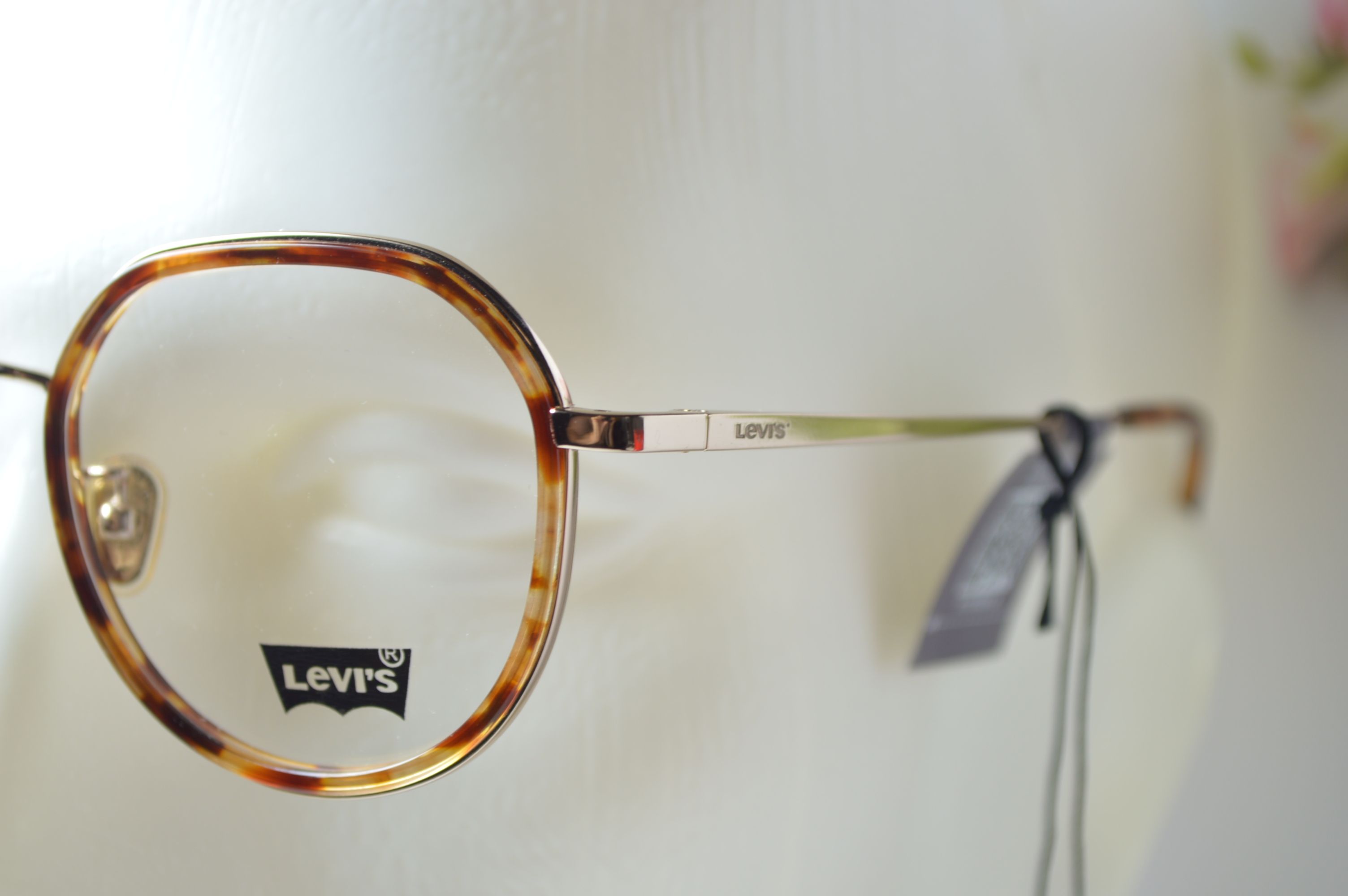 Оправа стильная, унисекс, Levi's модель LS 94033. Оправа для него и для нее. Титан