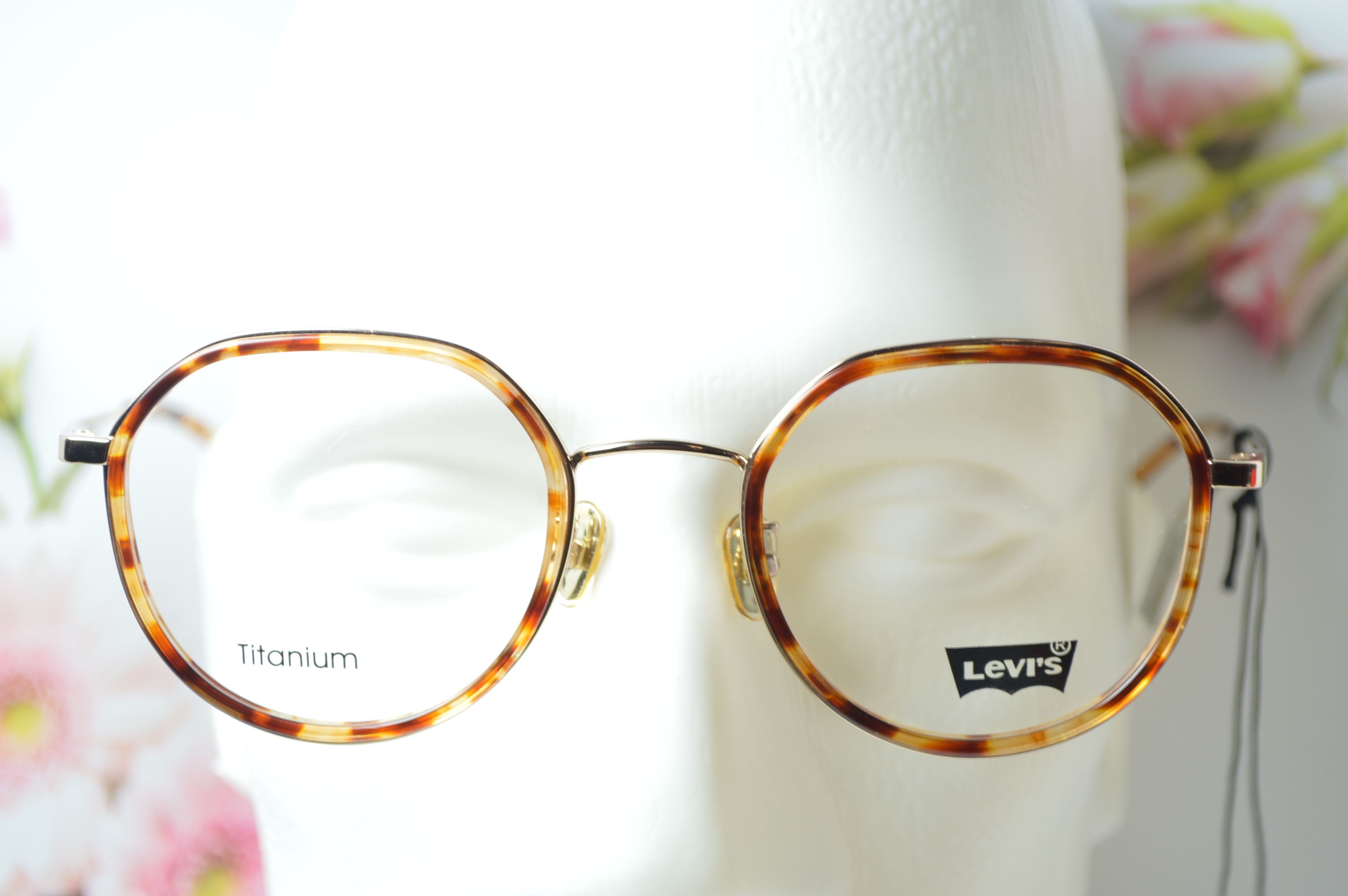 Оправа стильная, унисекс, Levi's модель LS 94033. Оправа для него и для нее. Титан