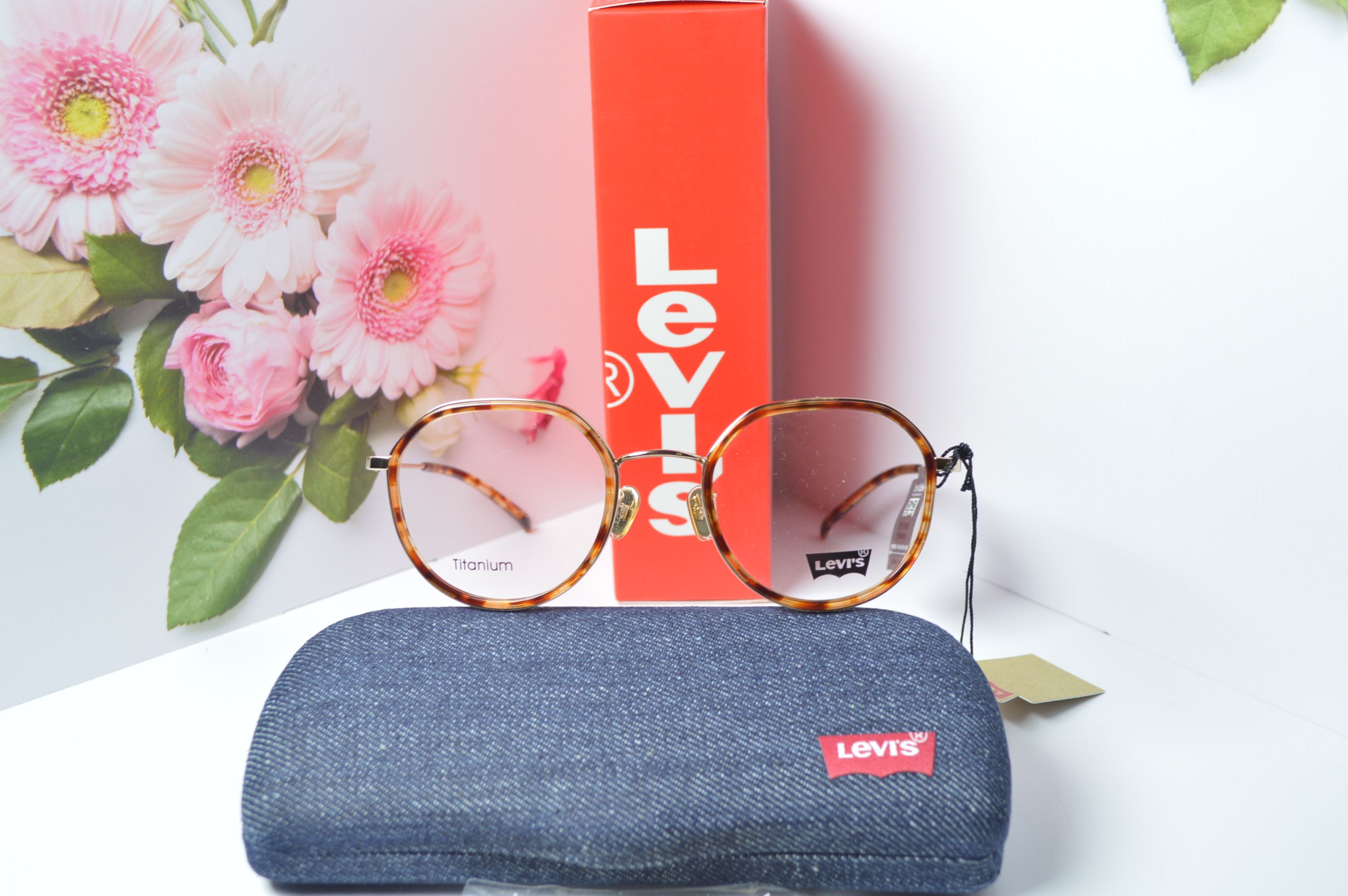Оправа стильная, унисекс, Levi's модель LS 94033. Оправа для него и для нее. Титан