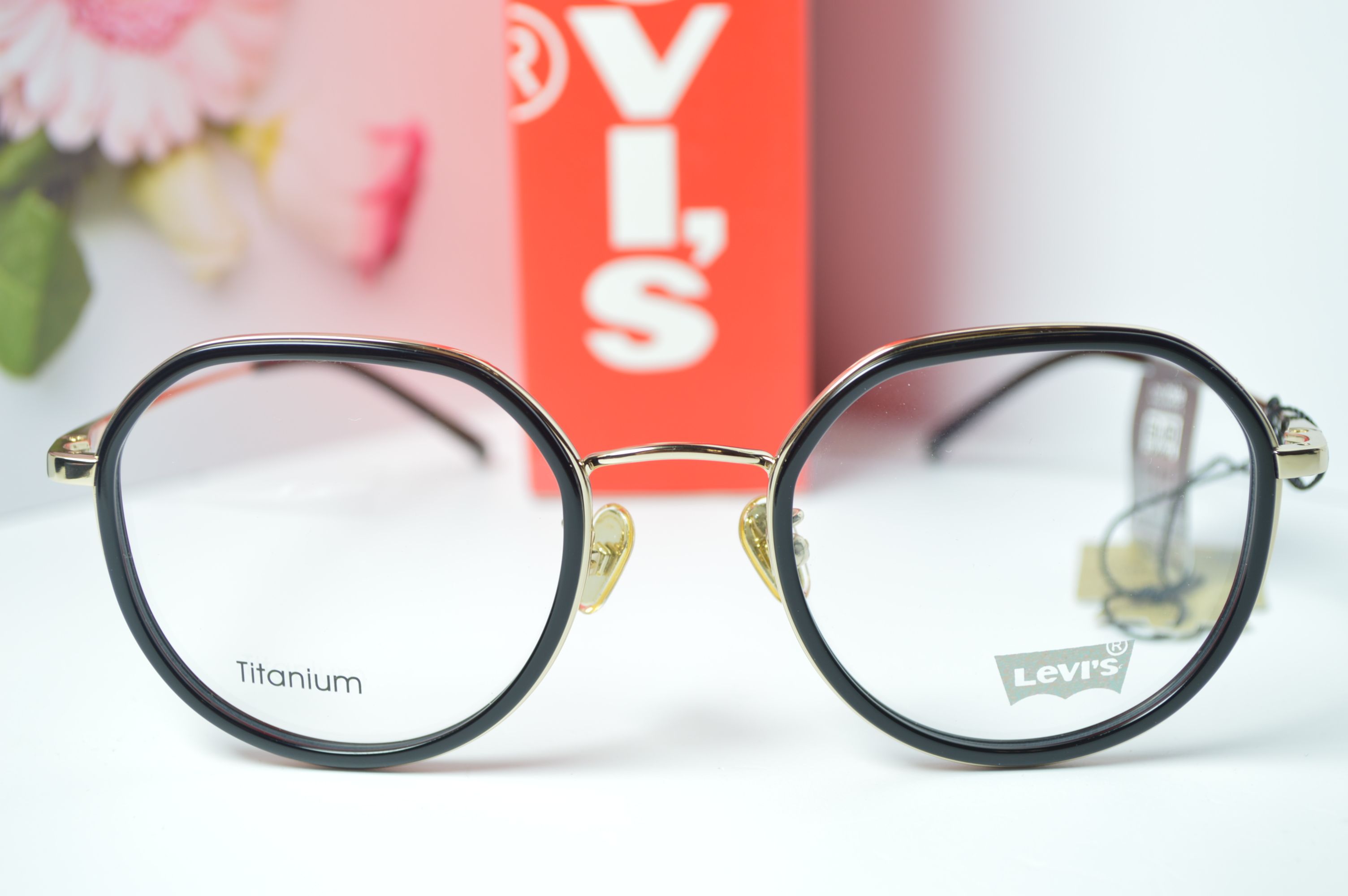 Оправа стильная, унисекс, Levi's модель LS 94033. Оправа для него и для нее. Титан