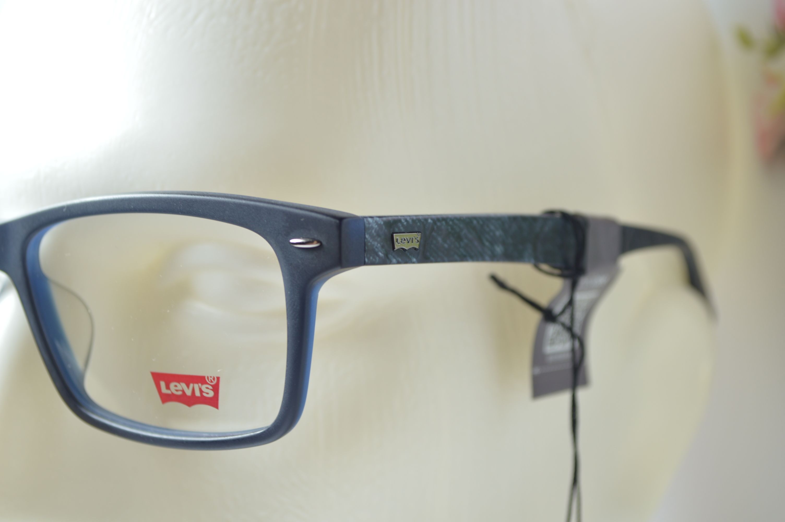 Оправа стильная, унисекс, Levi's модель LS 06491. Оправа для него и для нее.