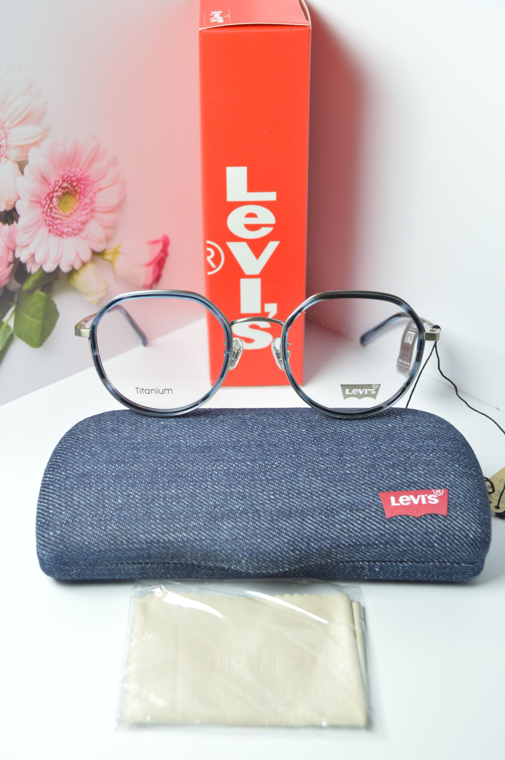 Оправа стильная, унисекс, Levi's модель LS 94033. Оправа для него и для нее. Титан