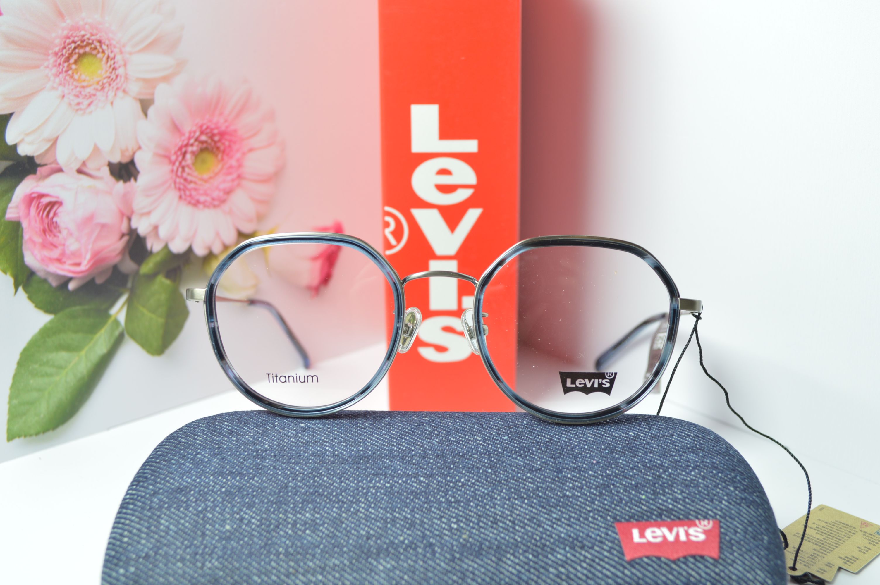 Оправа стильная, унисекс, Levi's модель LS 94033. Оправа для него и для нее. Титан