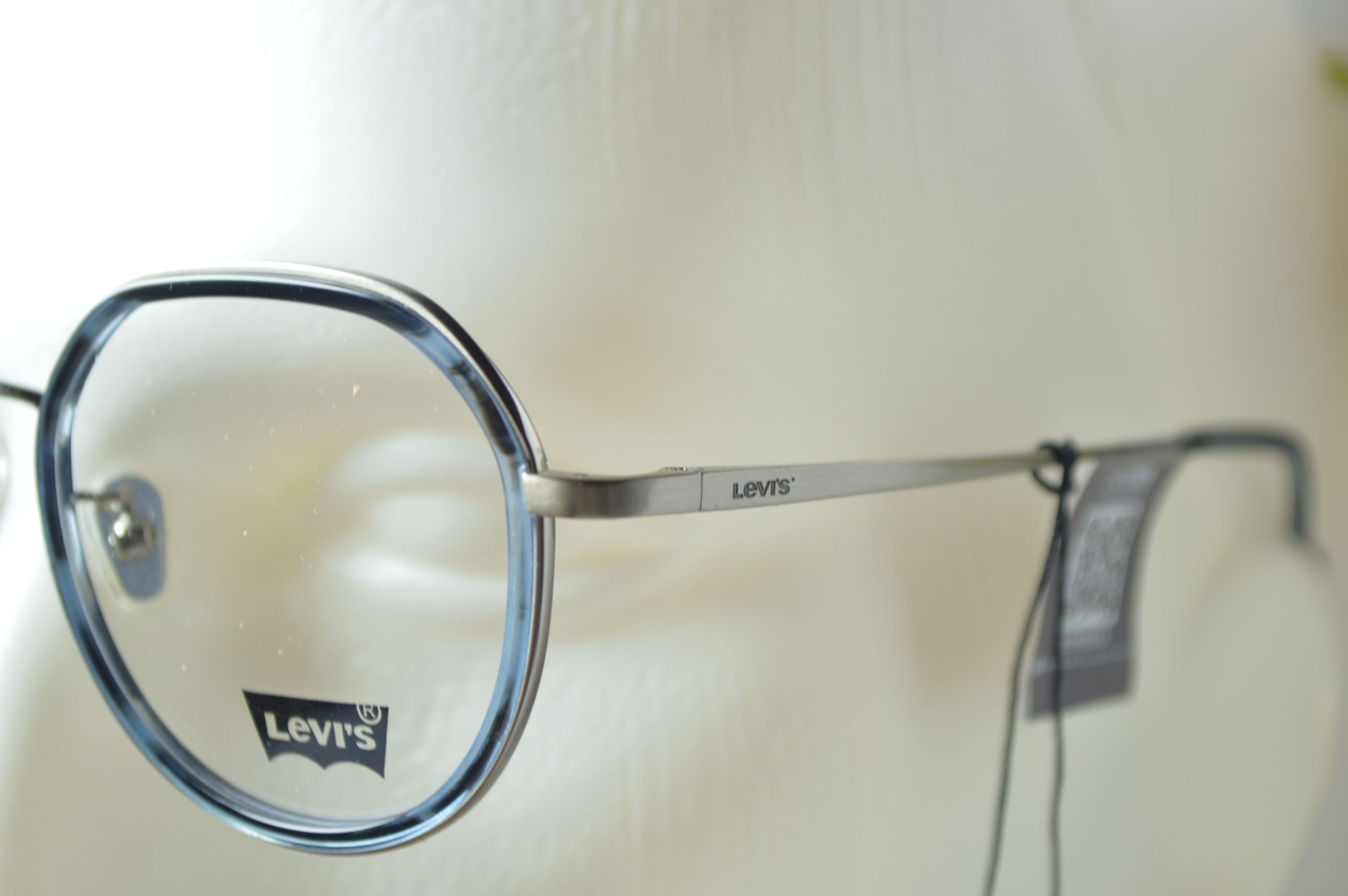 Оправа стильная, унисекс, Levi's модель LS 94033. Оправа для него и для нее. Титан