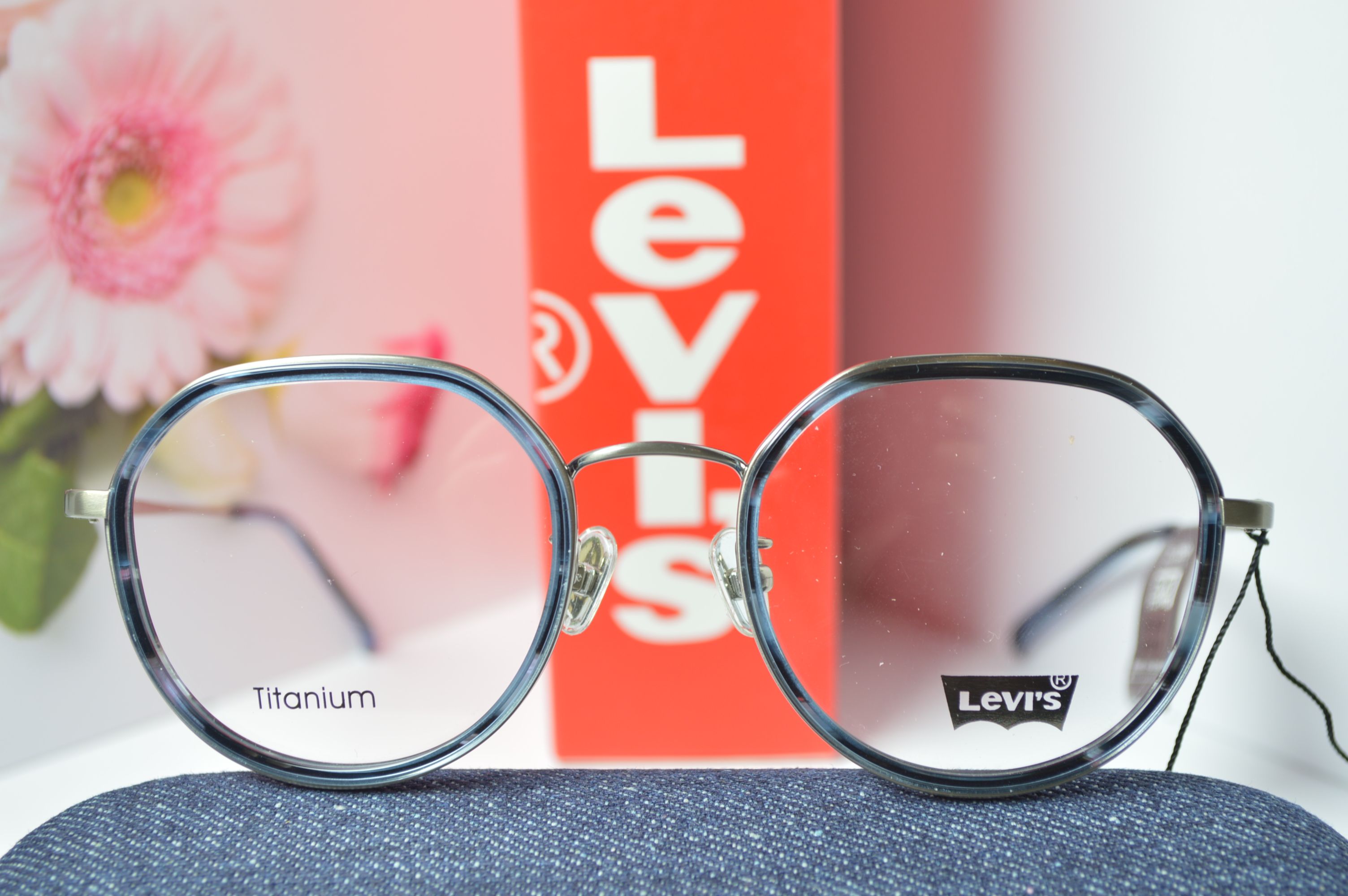 Оправа стильная, унисекс, Levi's модель LS 94033. Оправа для него и для нее. Титан