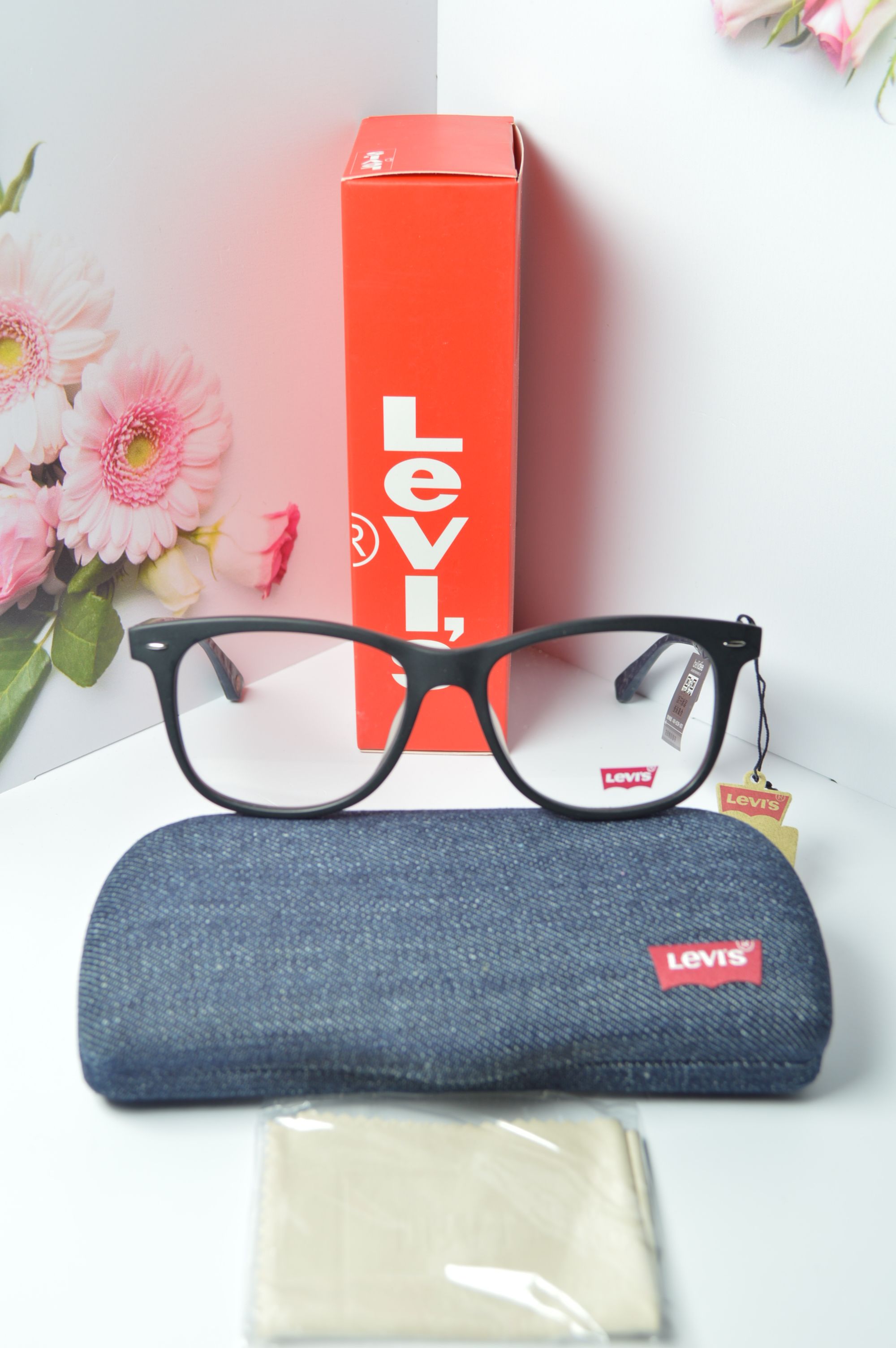 Оправа стильная, унисекс, Levi's модель LS 06490. Оправа для него и для нее.