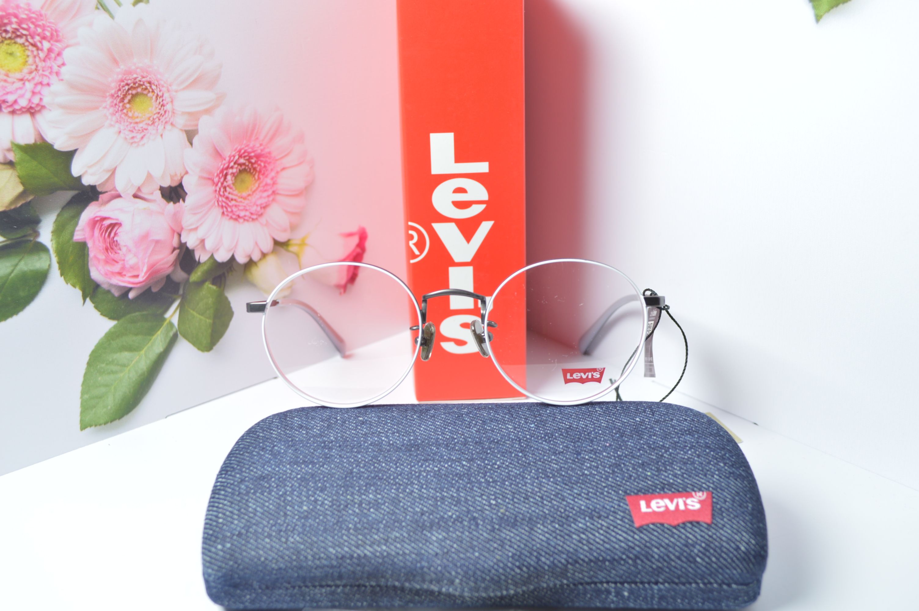 Оправа стильная, унисекс, Levi's модель LS05292X. Оправа круглая с белой окантовкой, для него и для нее.