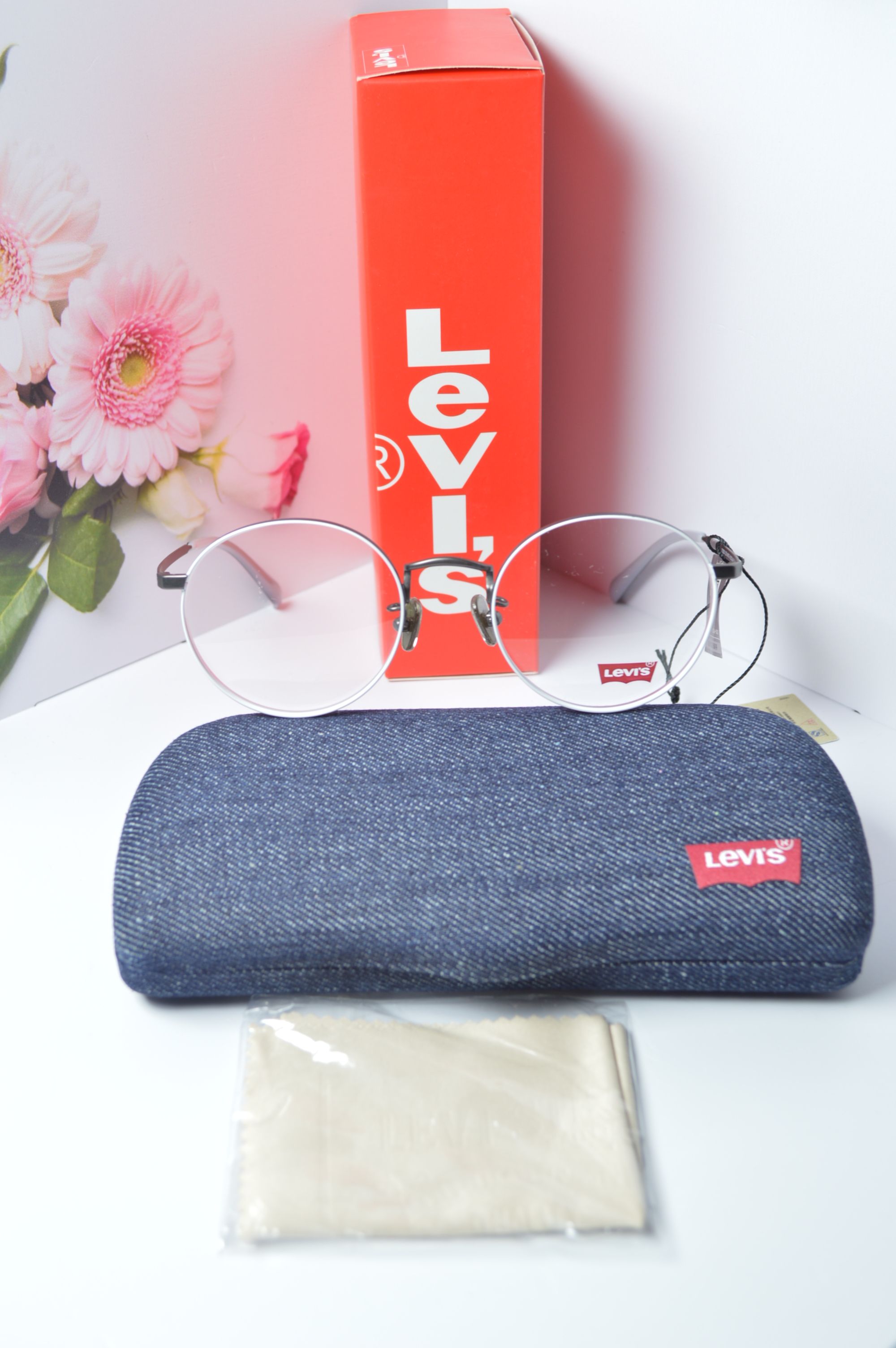 Оправа стильная, унисекс, Levi's модель LS05292X. Оправа круглая с белой окантовкой, для него и для нее.
