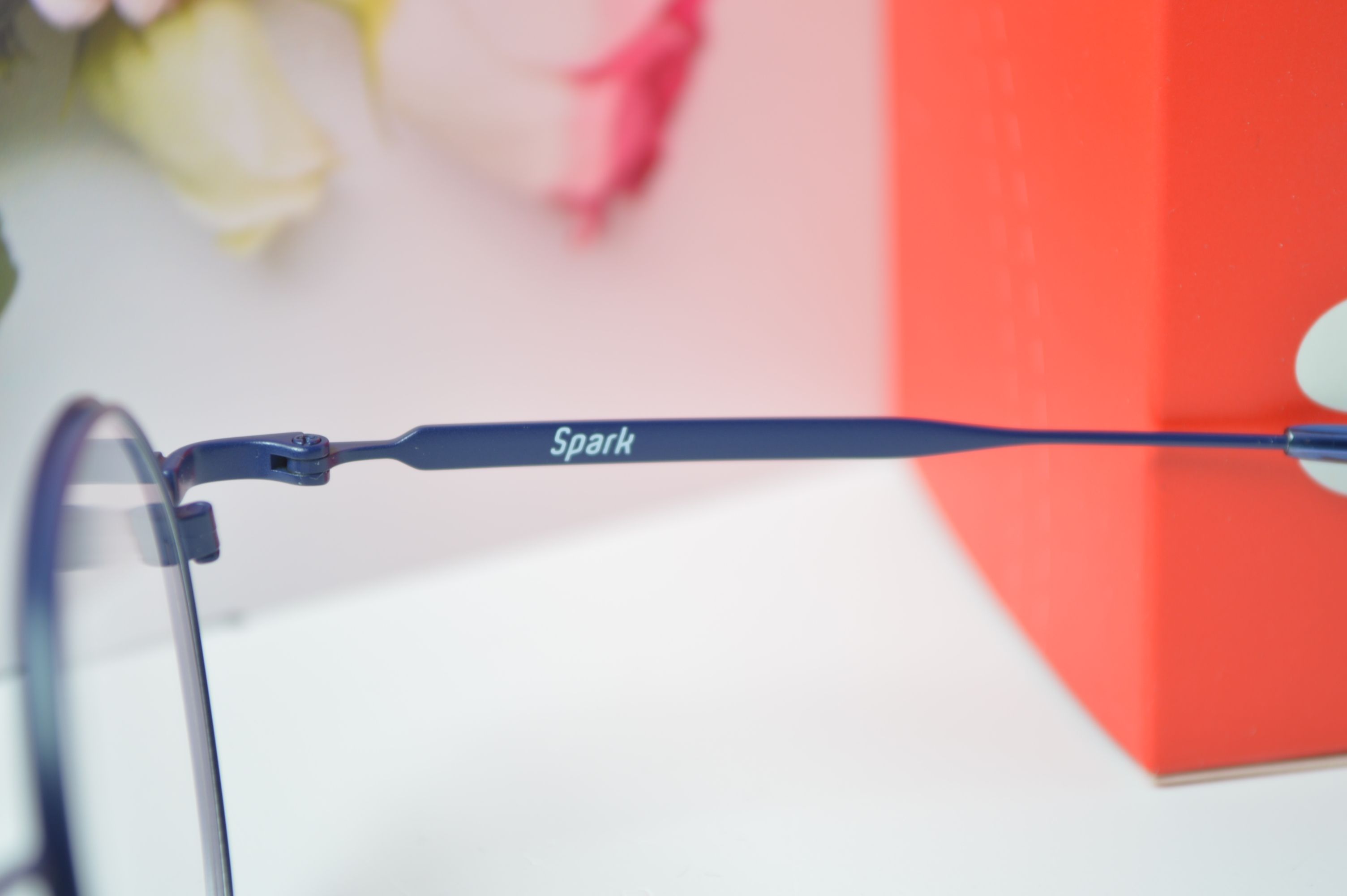 Оправа стильная, Levi's модель LS07015. Оправа только для нее! Титан