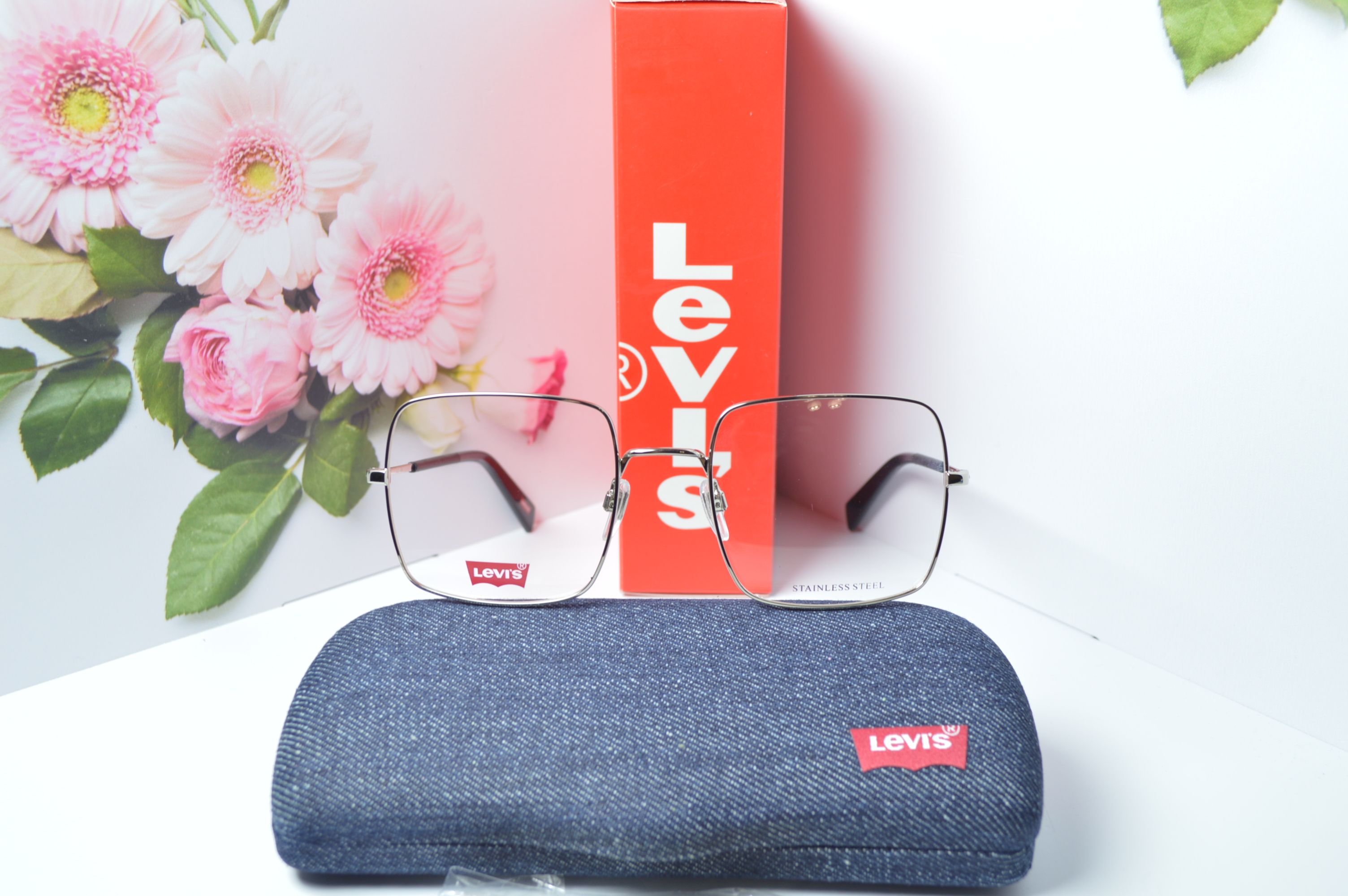 Оправа стильная женская Levi's модель LV 1042. Оправа только для нее. Крупный окуляр