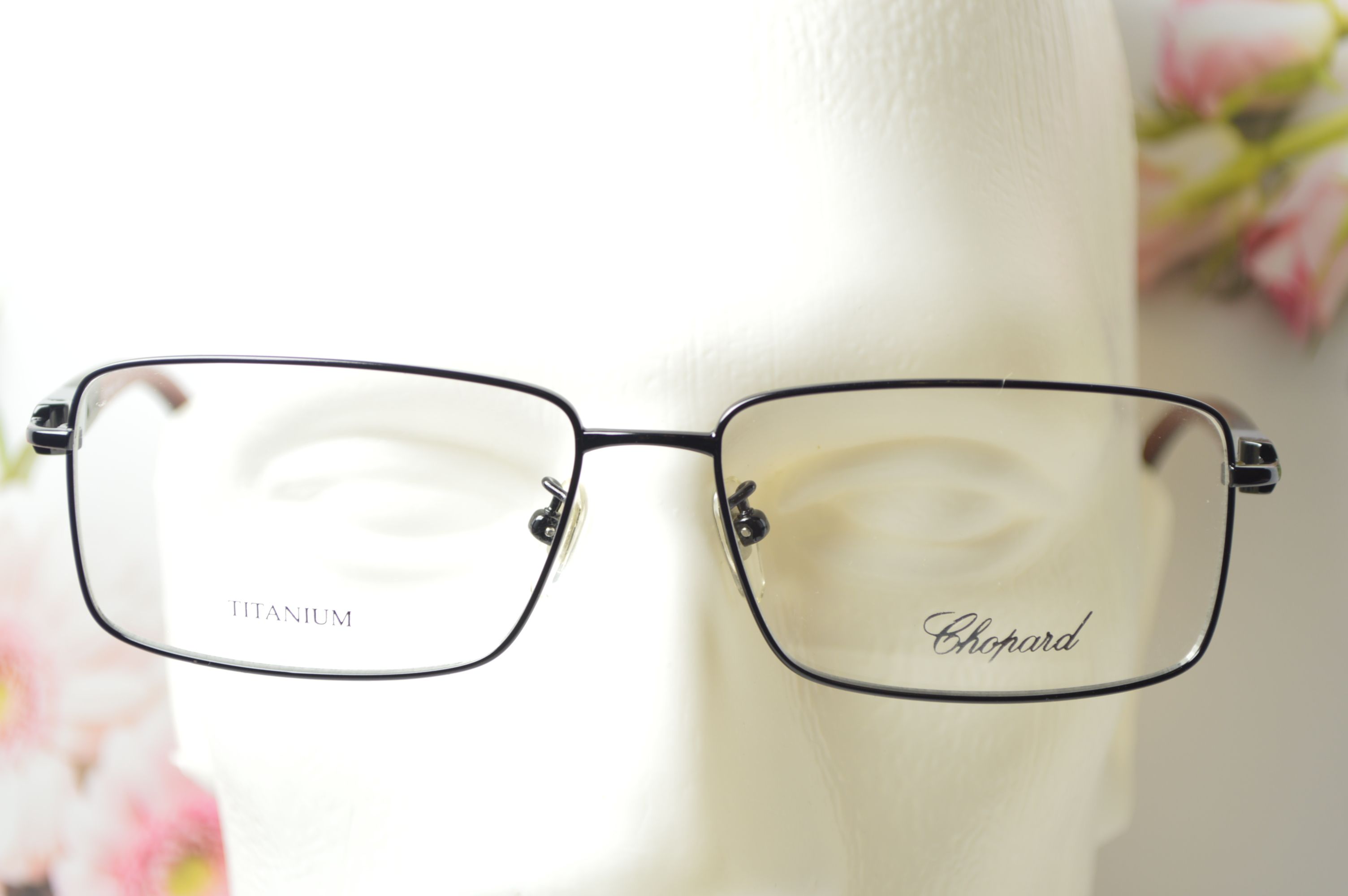Оправа мужская, титан. Стиль от Chopard. Модель VCH 887 BK.
