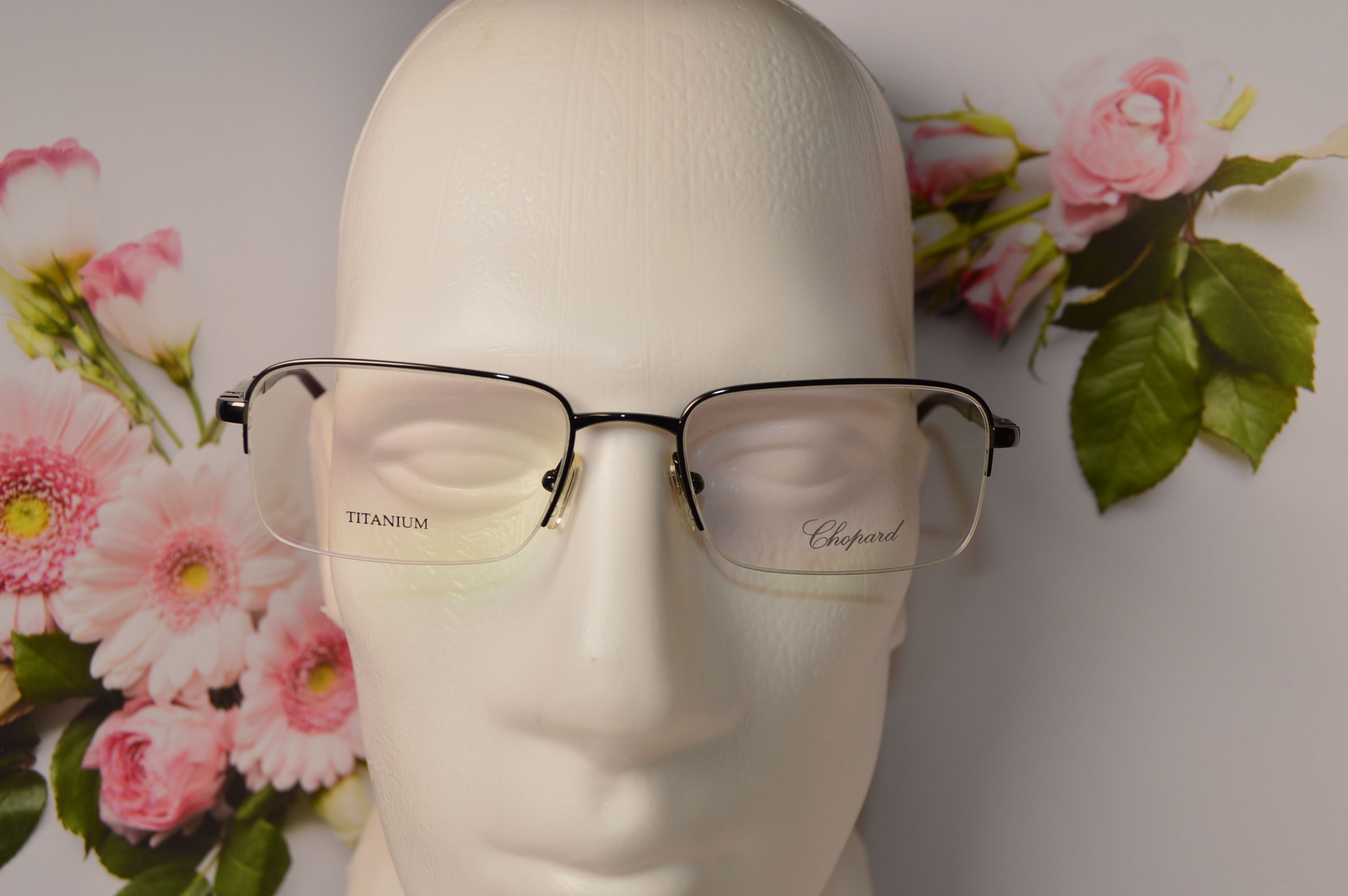 Оправа полуободковая, классическая, титан. Стиль от Chopard. Модель VCH 757 0509. Для него и для нее!