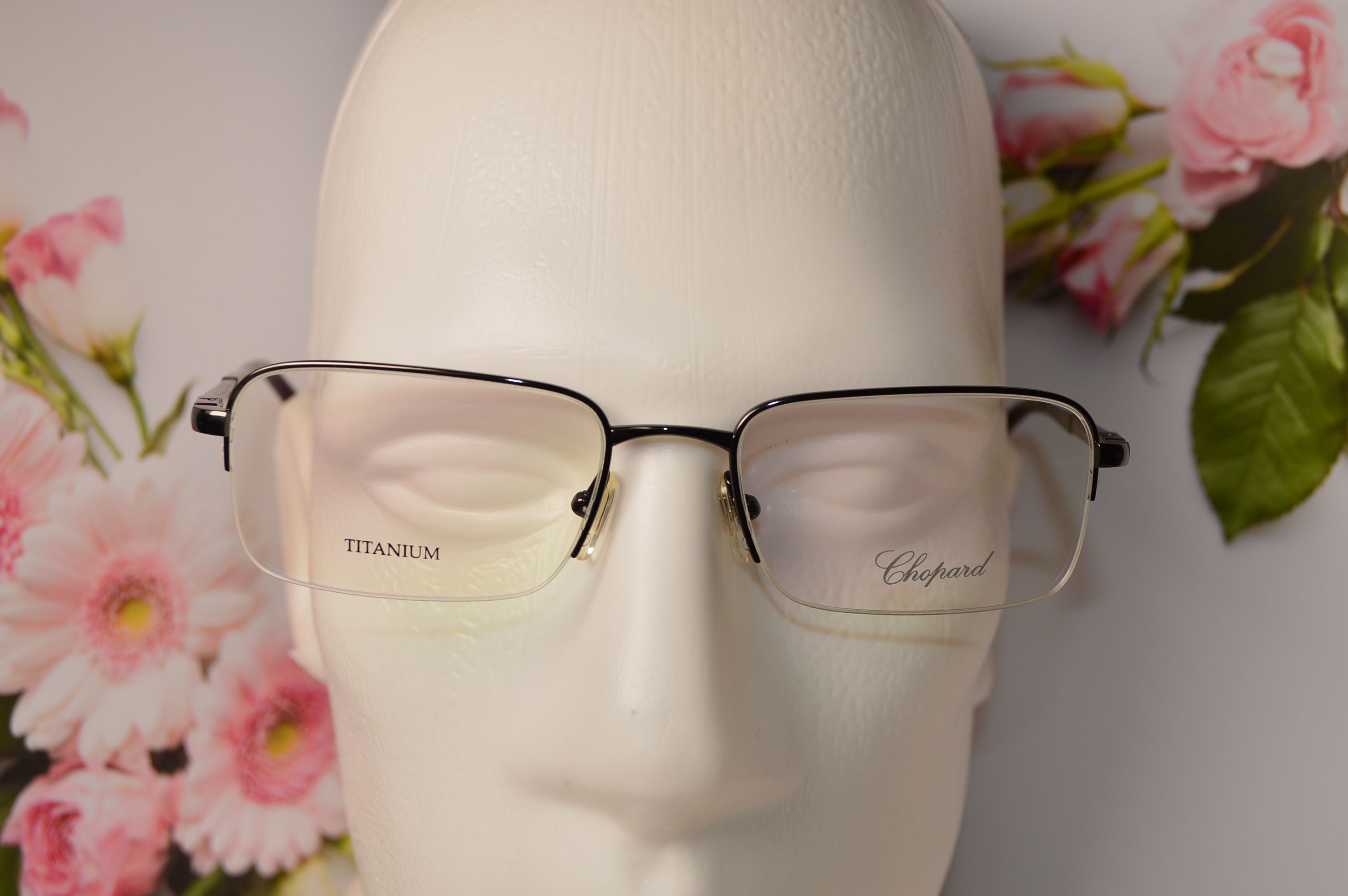Оправа полуободковая, классическая, титан. Стиль от Chopard. Модель VCH 757 0509. Для него и для нее!