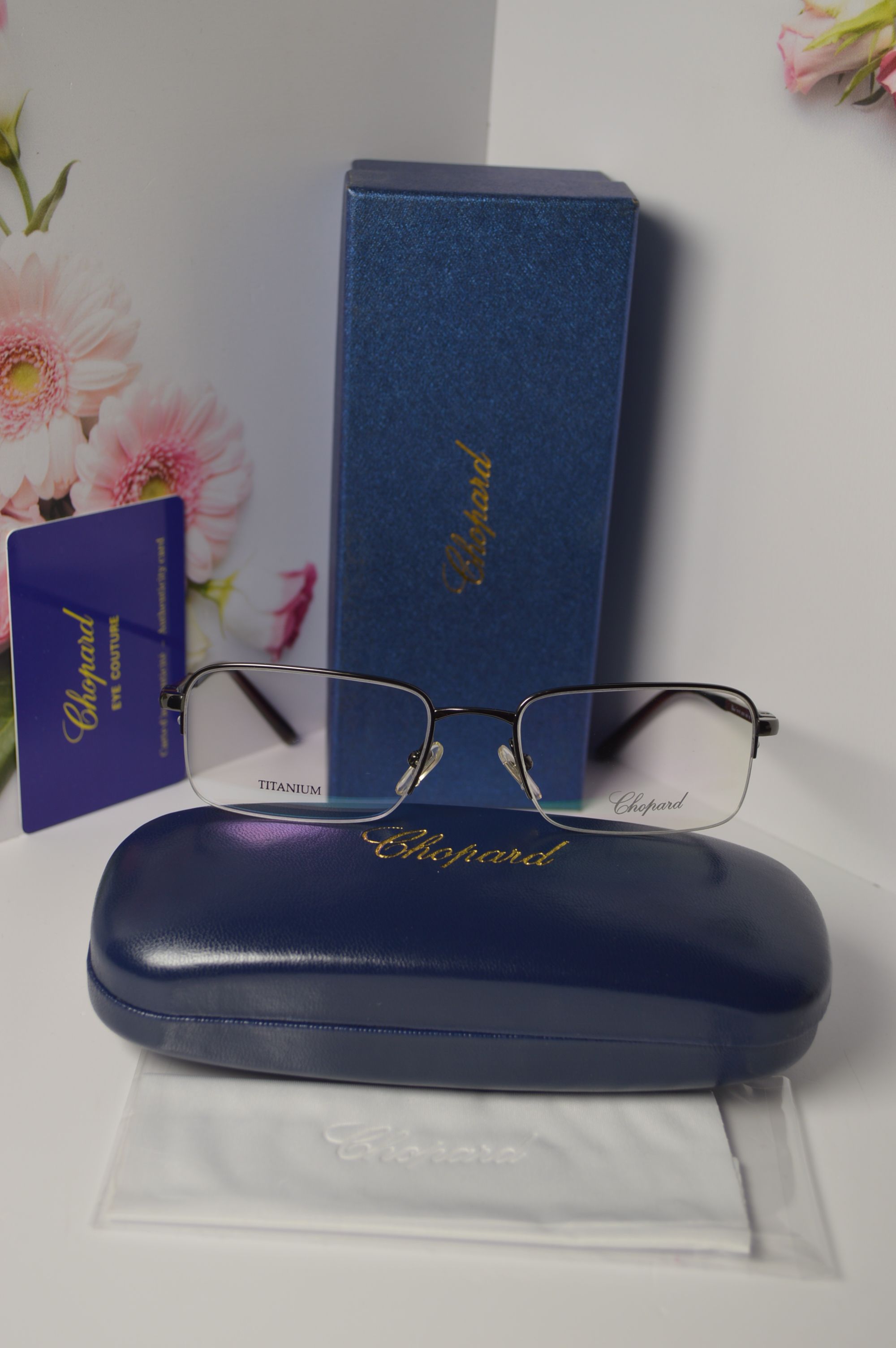 Оправа полуободковая, классическая, титан. Стиль от Chopard. Модель VCH 757 0509. Для него и для нее!