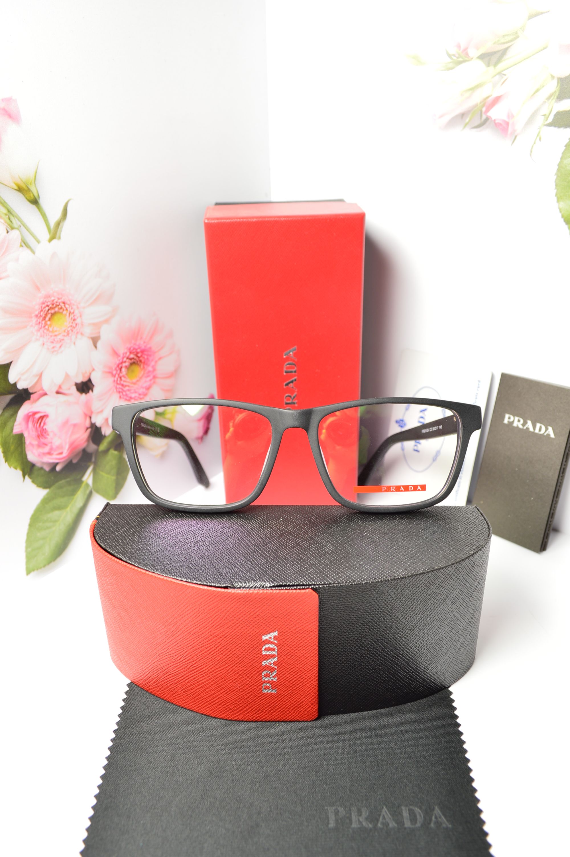 Оправа классическая, унисекс, пластиковая, PRADA модель PS01QV. Черный цвет.