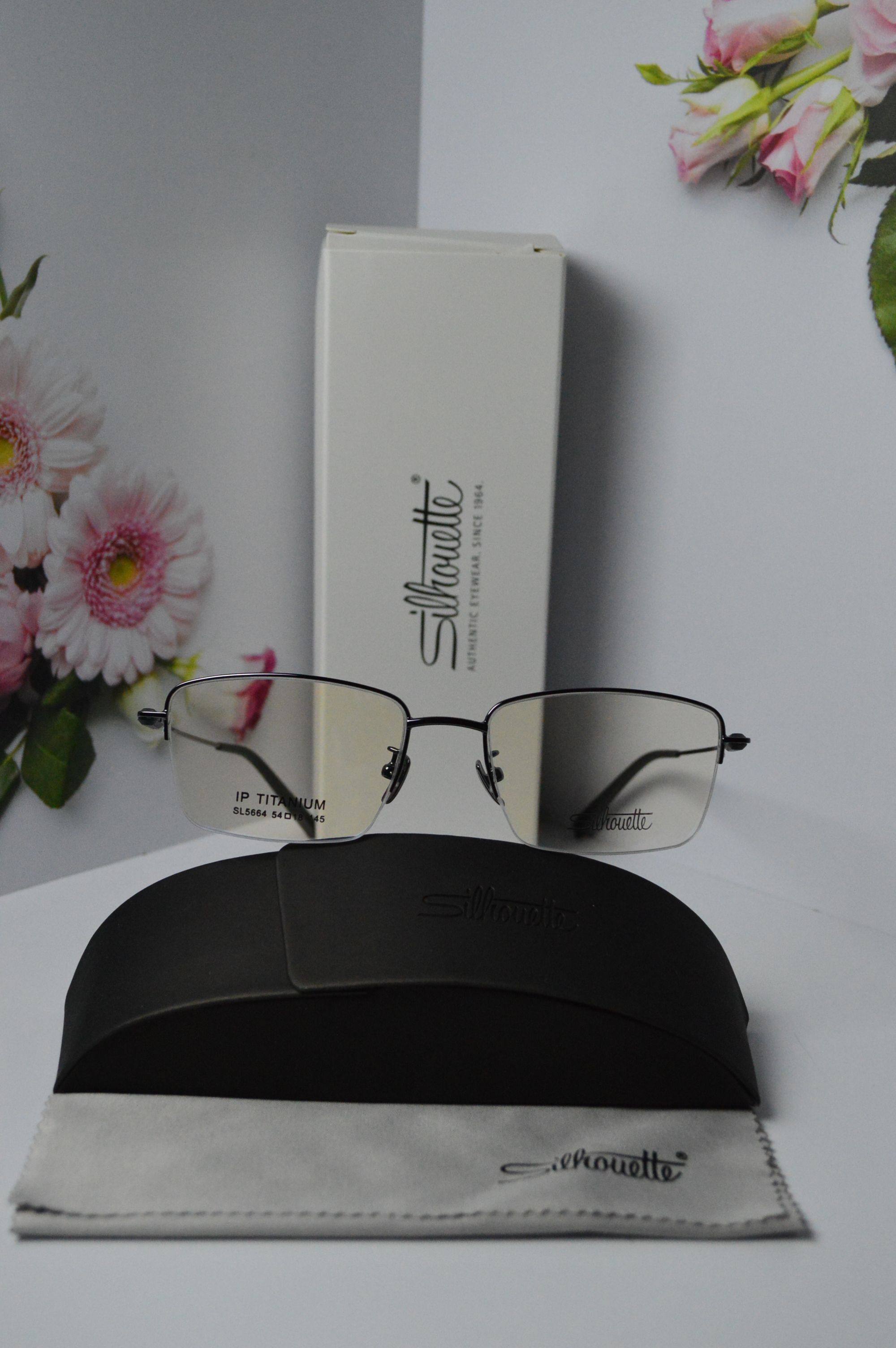 Оправа классическая, титан, полуободковая, Silhouette SL 5664. Стиль только для него!