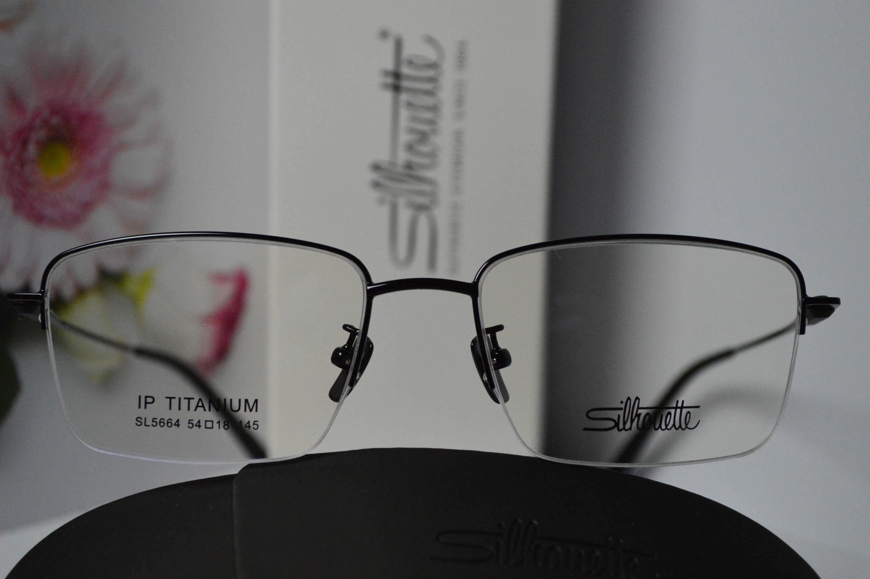Оправа классическая, титан, полуободковая, Silhouette SL 5664. Стиль только для него!