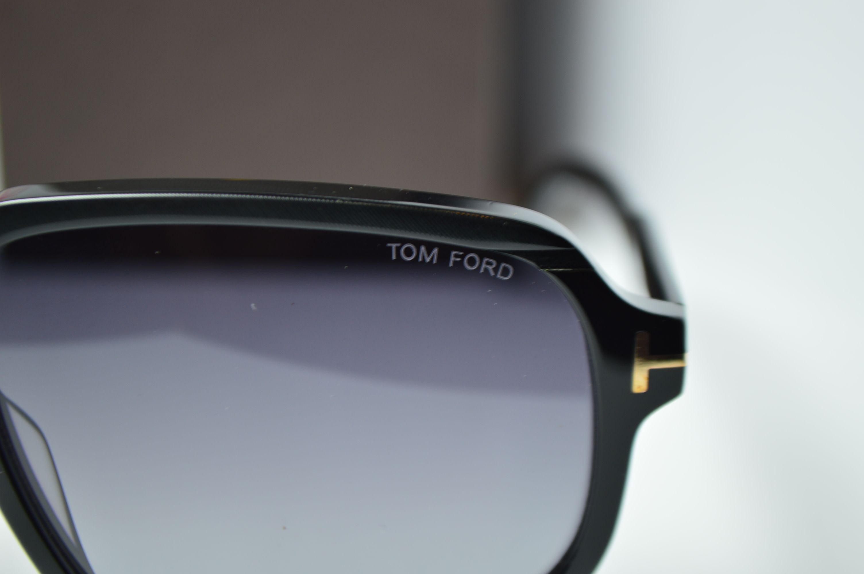 Очки солнцезащитные, авиатор, ретро стиль от TOM FORD, модель FT 1024 01B. Брутальная модель для мужчин!
