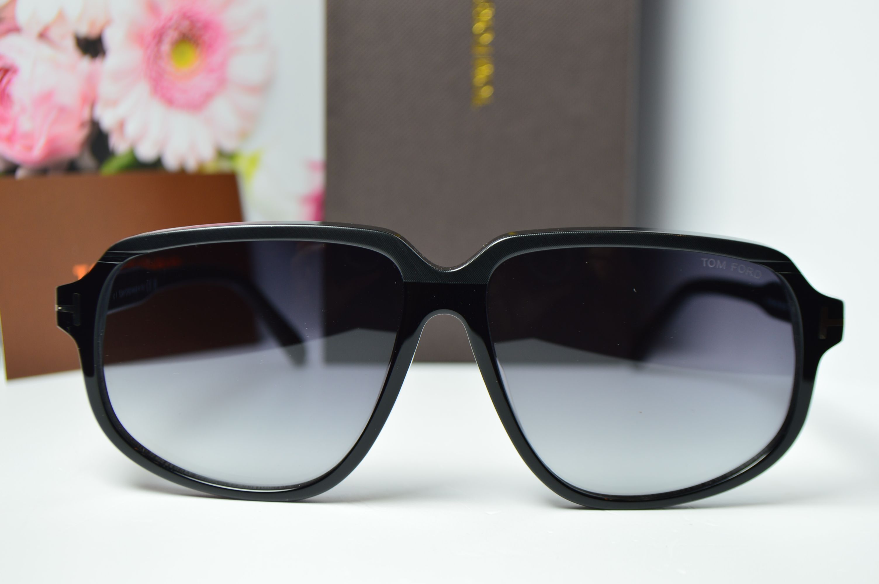 Очки солнцезащитные, авиатор, ретро стиль от TOM FORD, модель FT 1024 01B. Брутальная модель для мужчин!