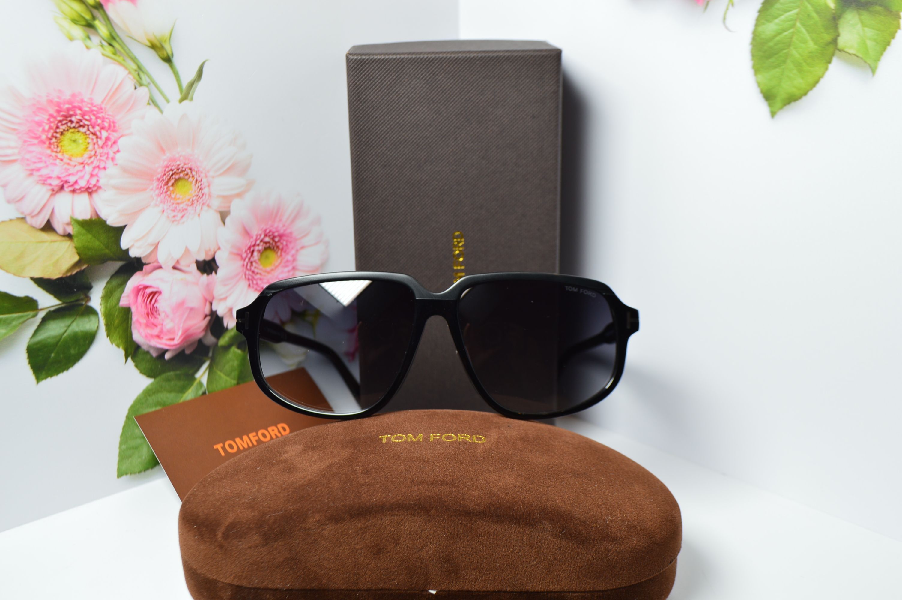 Очки солнцезащитные, авиатор, ретро стиль от TOM FORD, модель FT 1024 01B. Брутальная модель для мужчин!