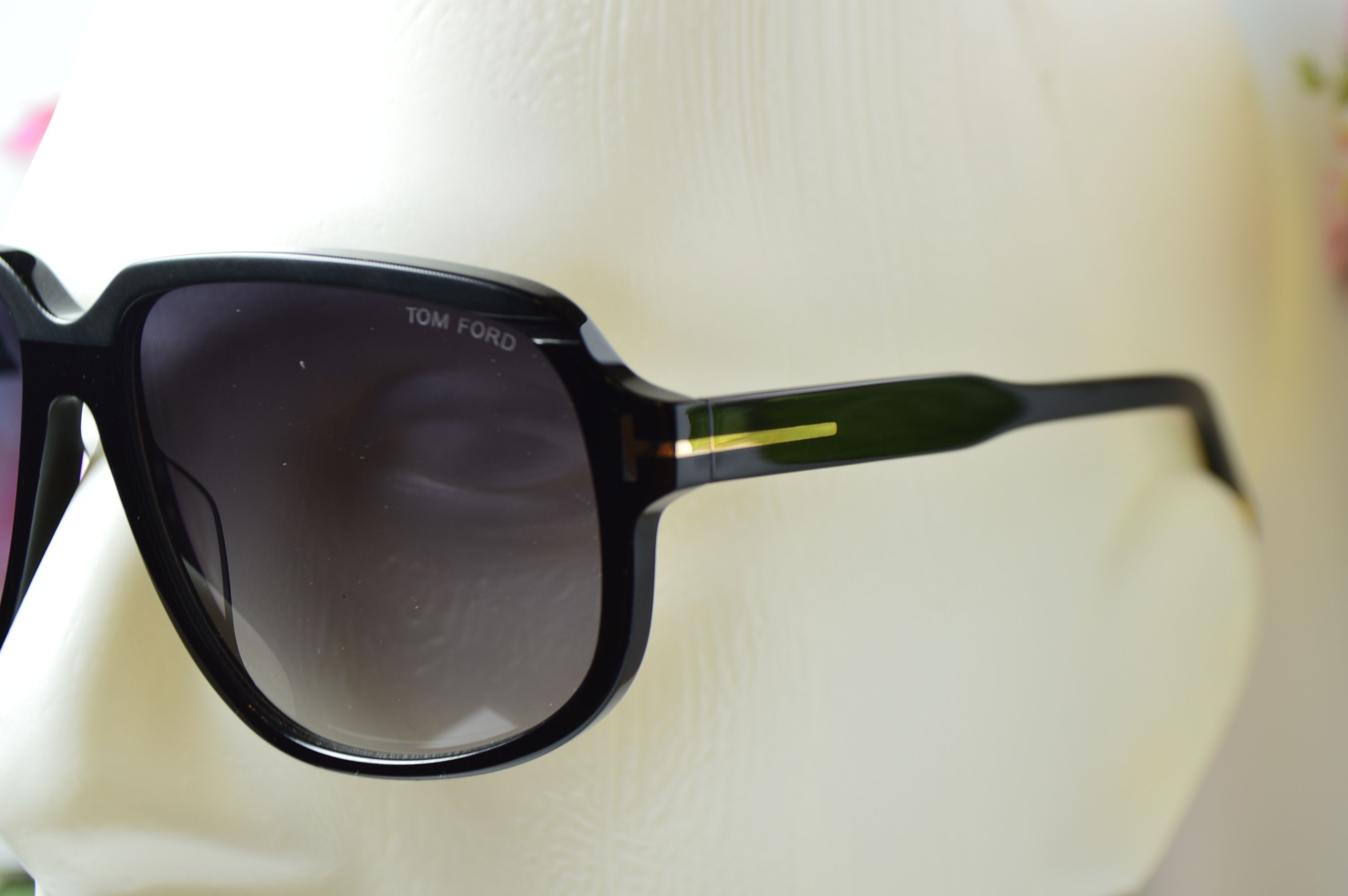 Очки солнцезащитные, авиатор, ретро стиль от TOM FORD, модель FT 1024 01B. Брутальная модель для мужчин!