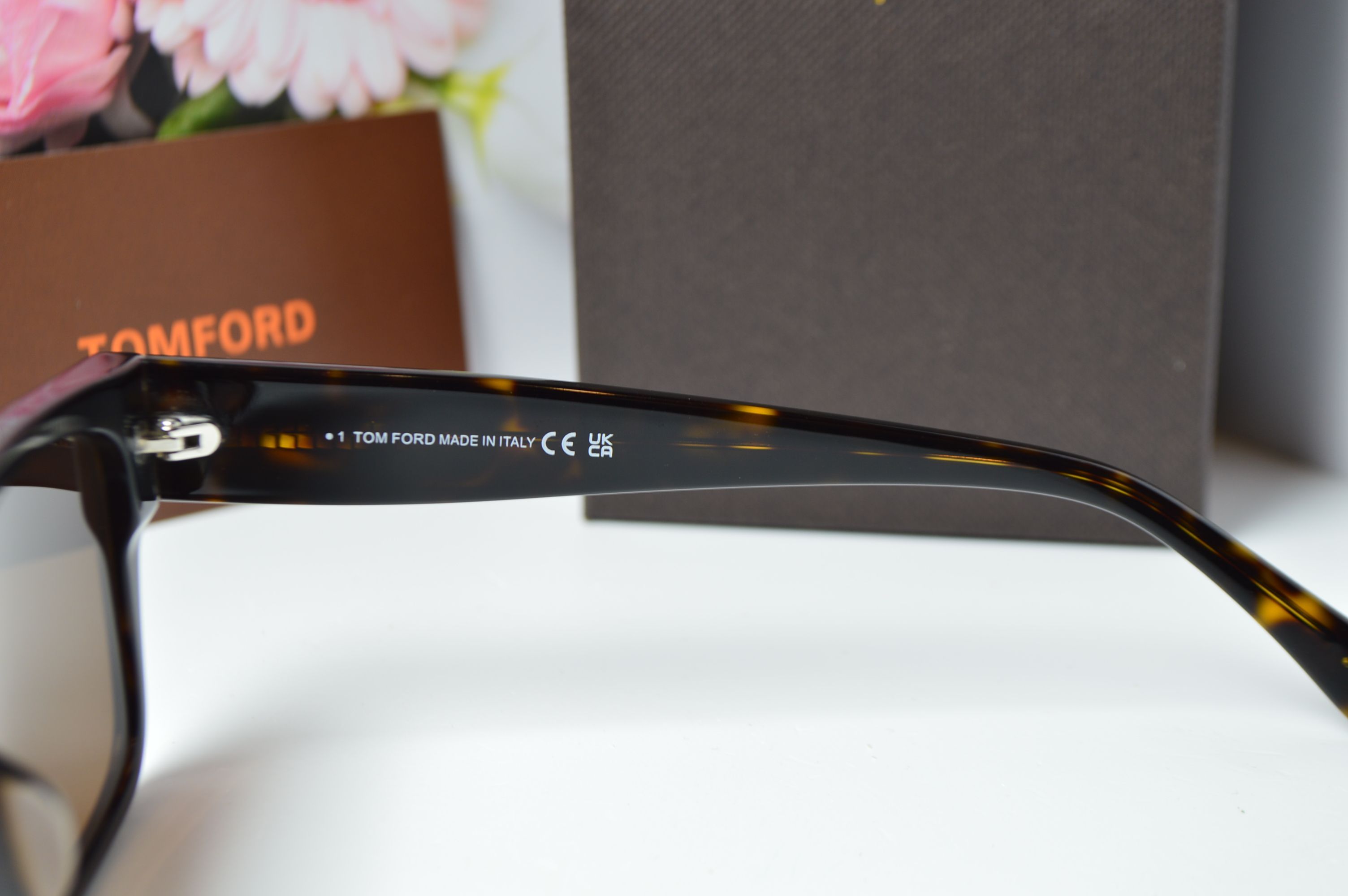 Очки солнцезащитные, ретро стиль от TOM FORD, модель Dunning-02 TF 907 052 . Брутальный стиль для каждого!