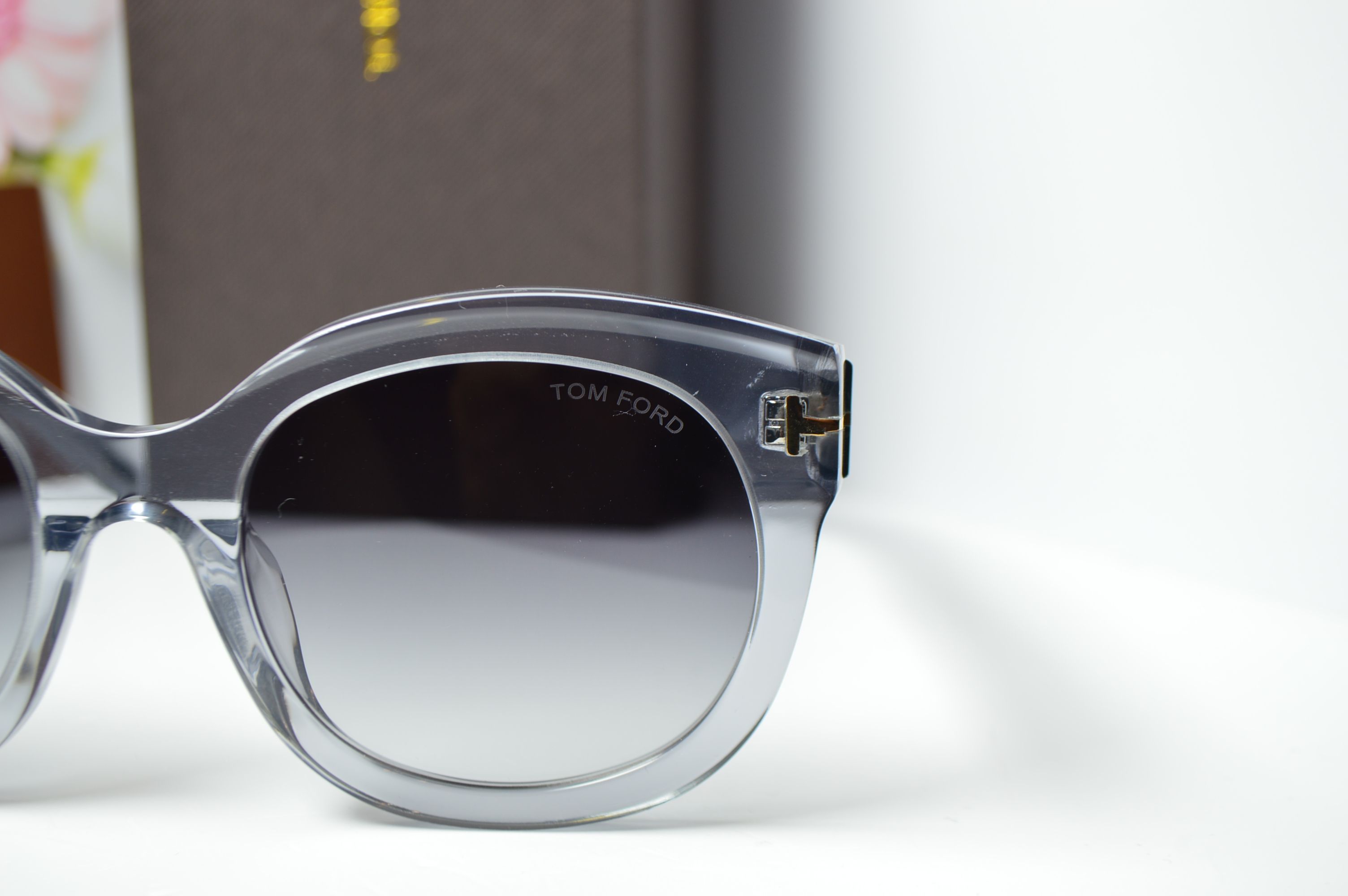 Очки солнцезащитные, ретро стиль от TOM FORD, модель FT 1114 55A . Брутальный стиль для неё!