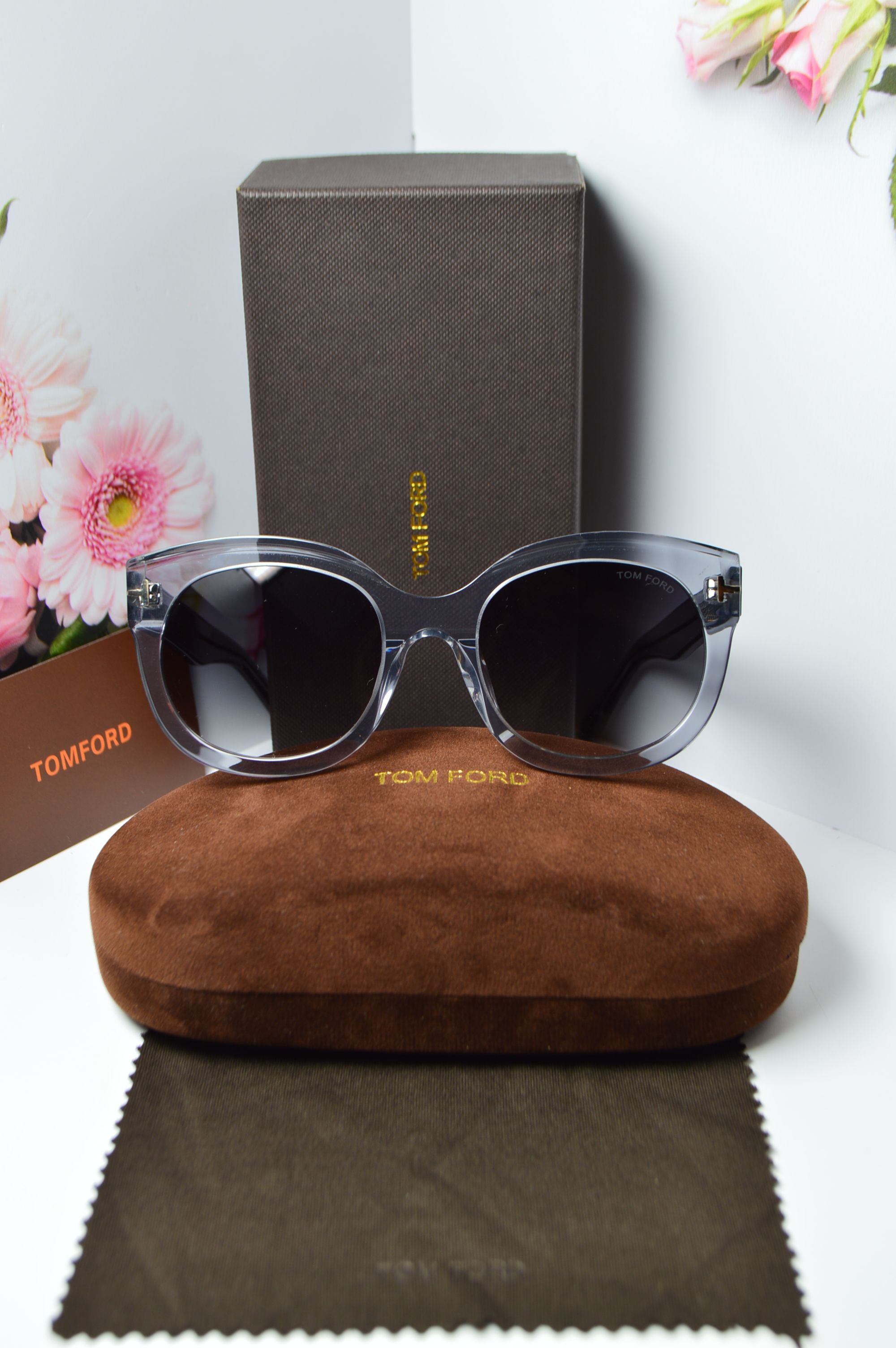 Очки солнцезащитные, ретро стиль от TOM FORD, модель FT 1114 55A . Брутальный стиль для неё!
