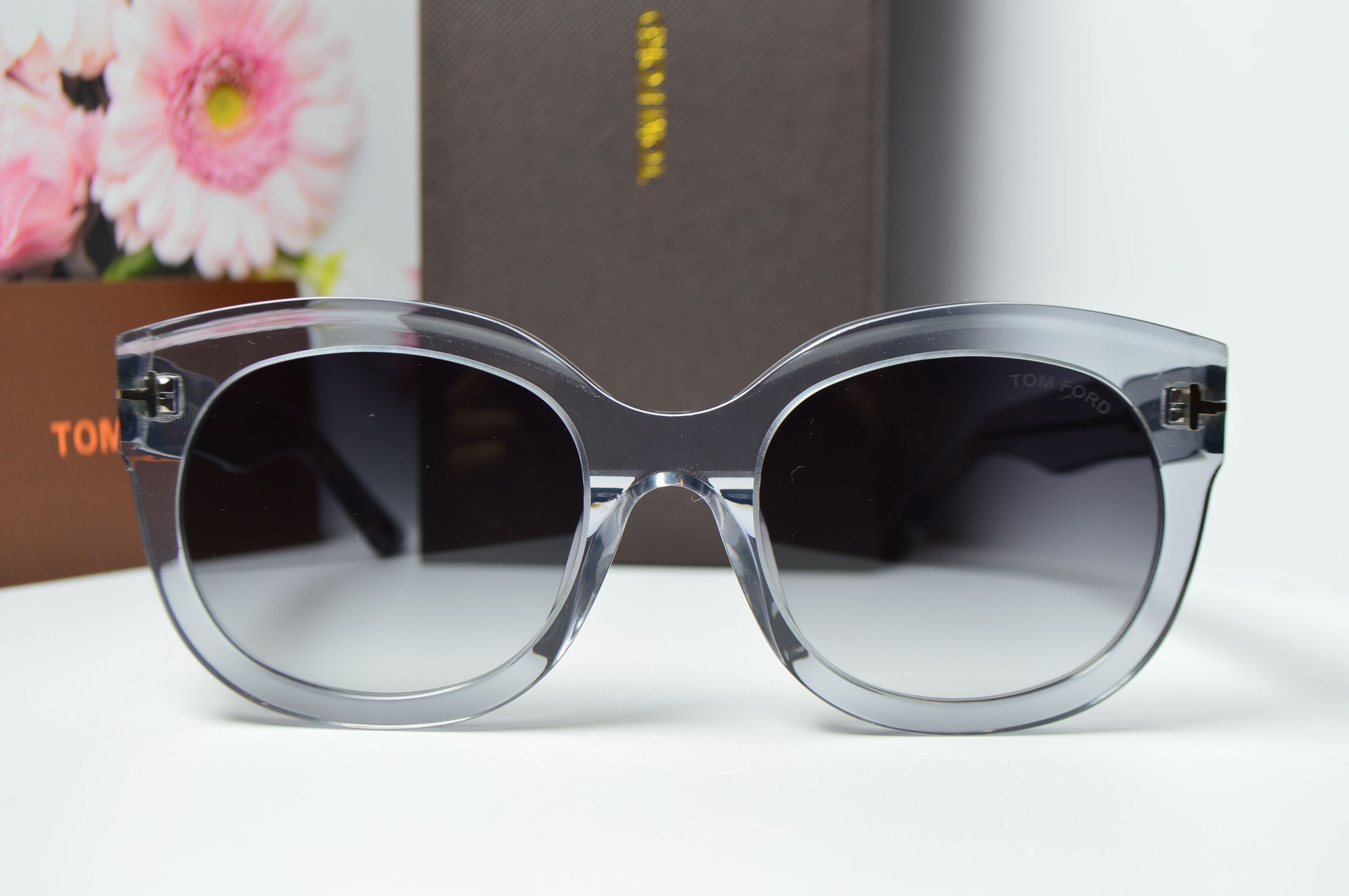 Очки солнцезащитные, ретро стиль от TOM FORD, модель FT 1114 55A . Брутальный стиль для неё!