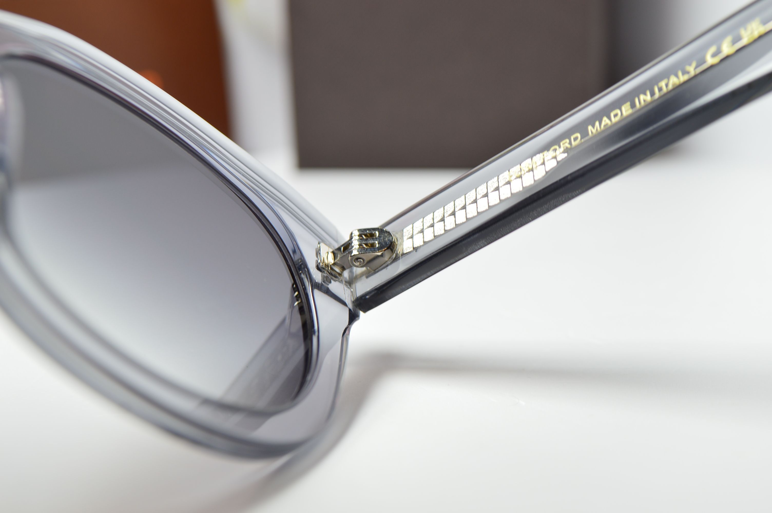 Очки солнцезащитные, ретро стиль от TOM FORD, модель FT 1114 55A . Брутальный стиль для неё!