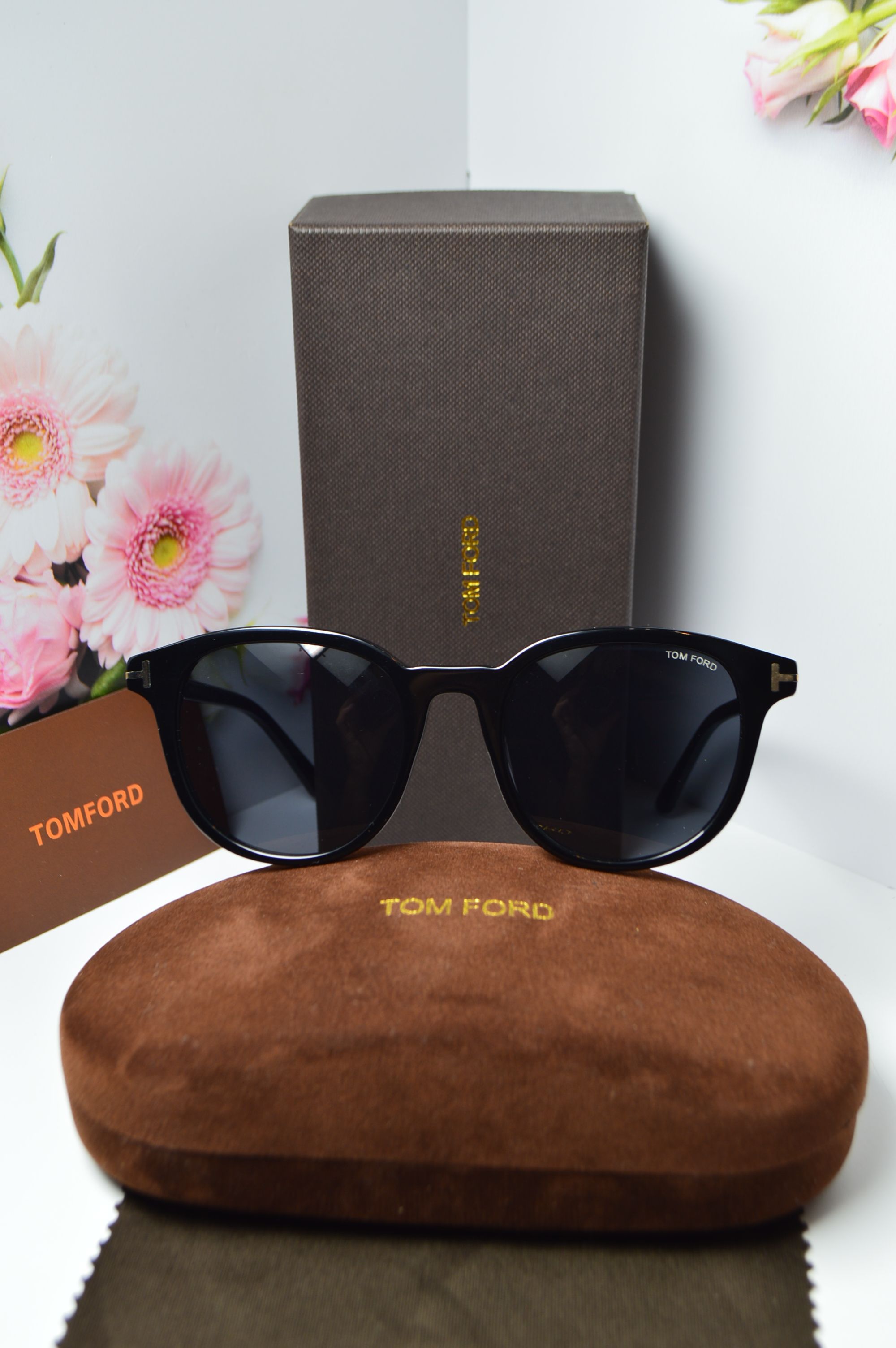 Очки солнцезащитные, ретро стиль от TOM FORD, модель JAMESON FT 0752 . Брутальный стиль для неё!