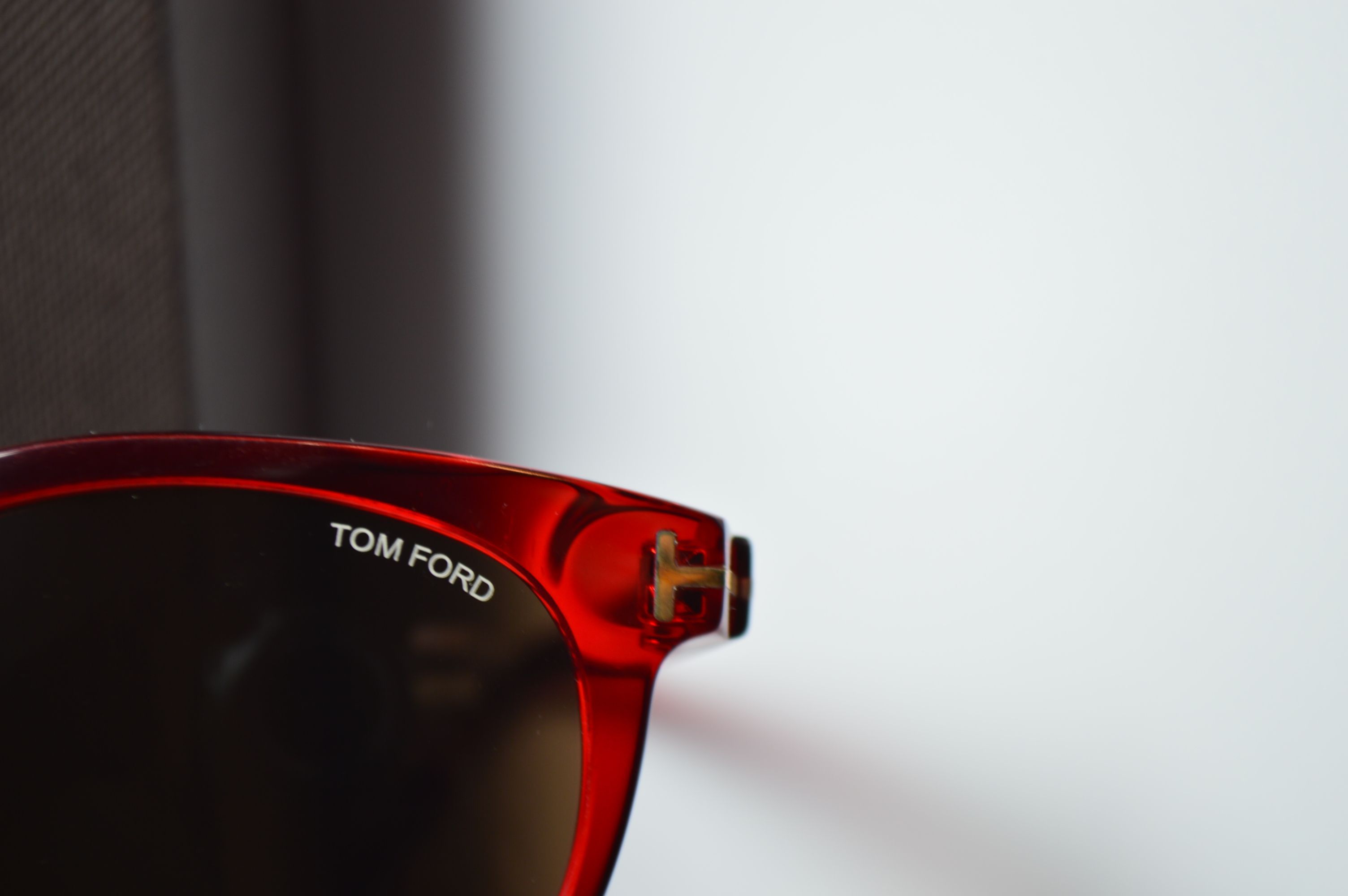 Очки солнцезащитные, ретро стиль от TOM FORD, модель FT 1052-K 56C . Брутальный стиль
