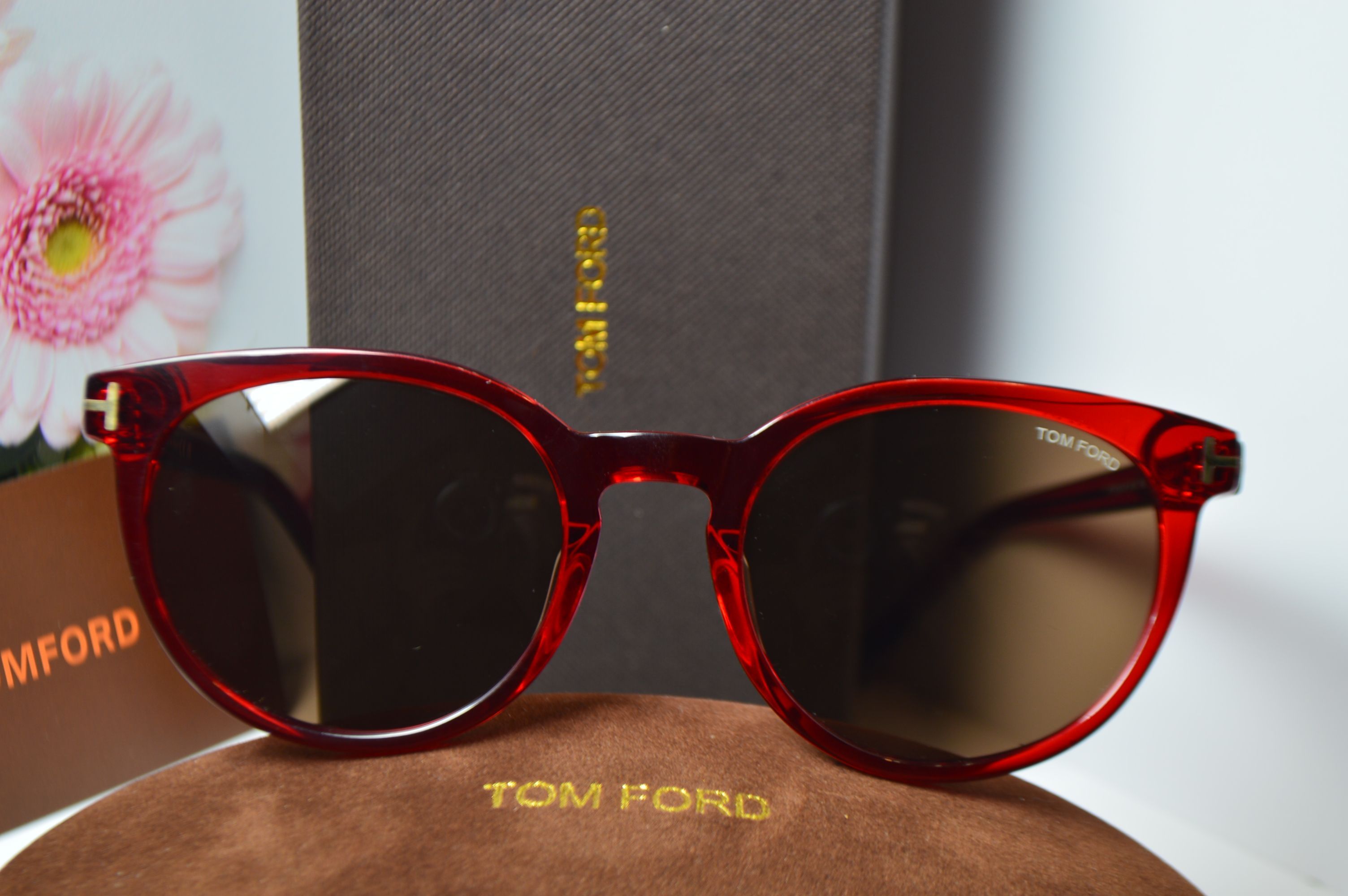 Очки солнцезащитные, ретро стиль от TOM FORD, модель FT 1052-K 56C . Брутальный стиль